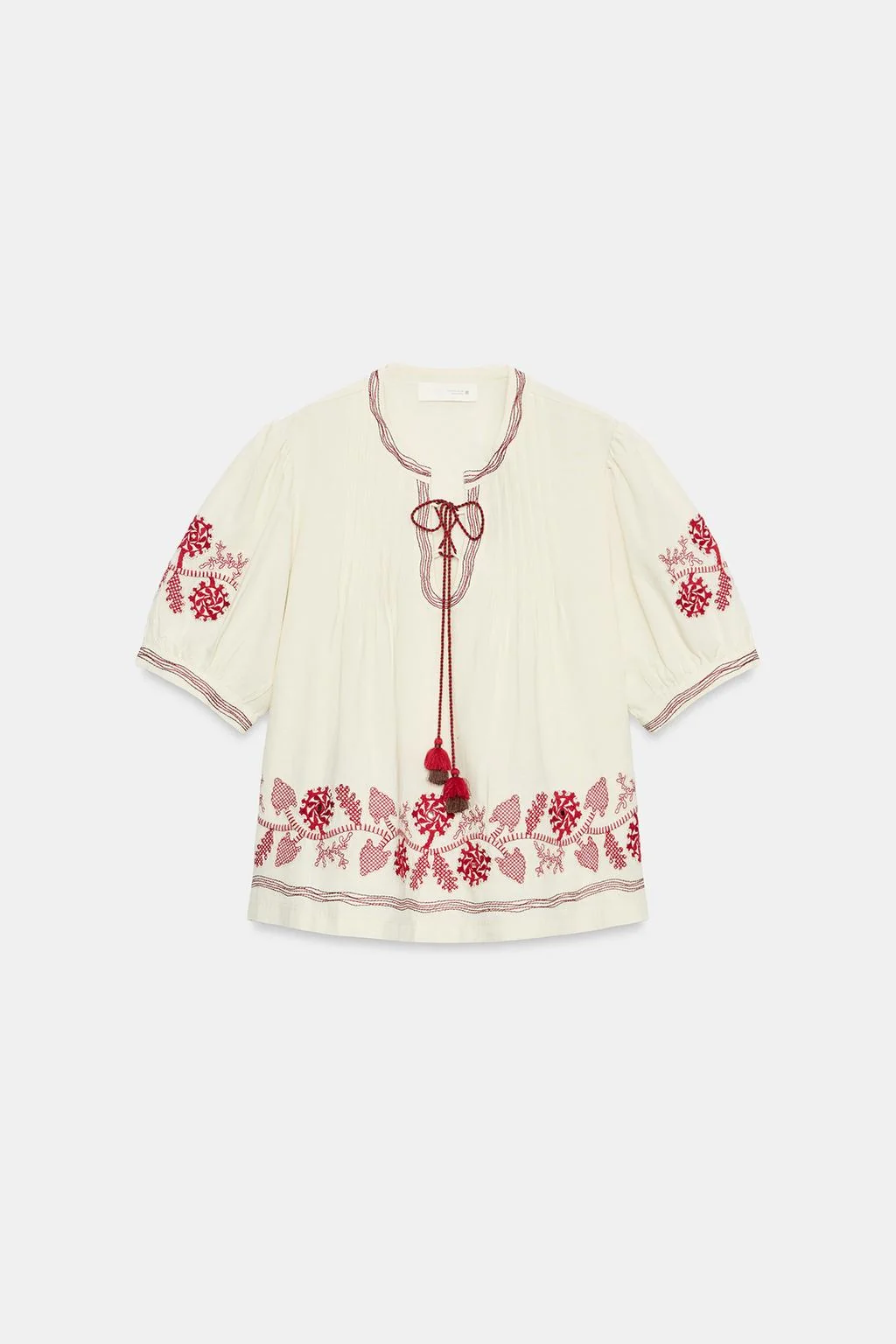 БЛУЗКА С ВЫШИТЫМИ КИСТЯМИ