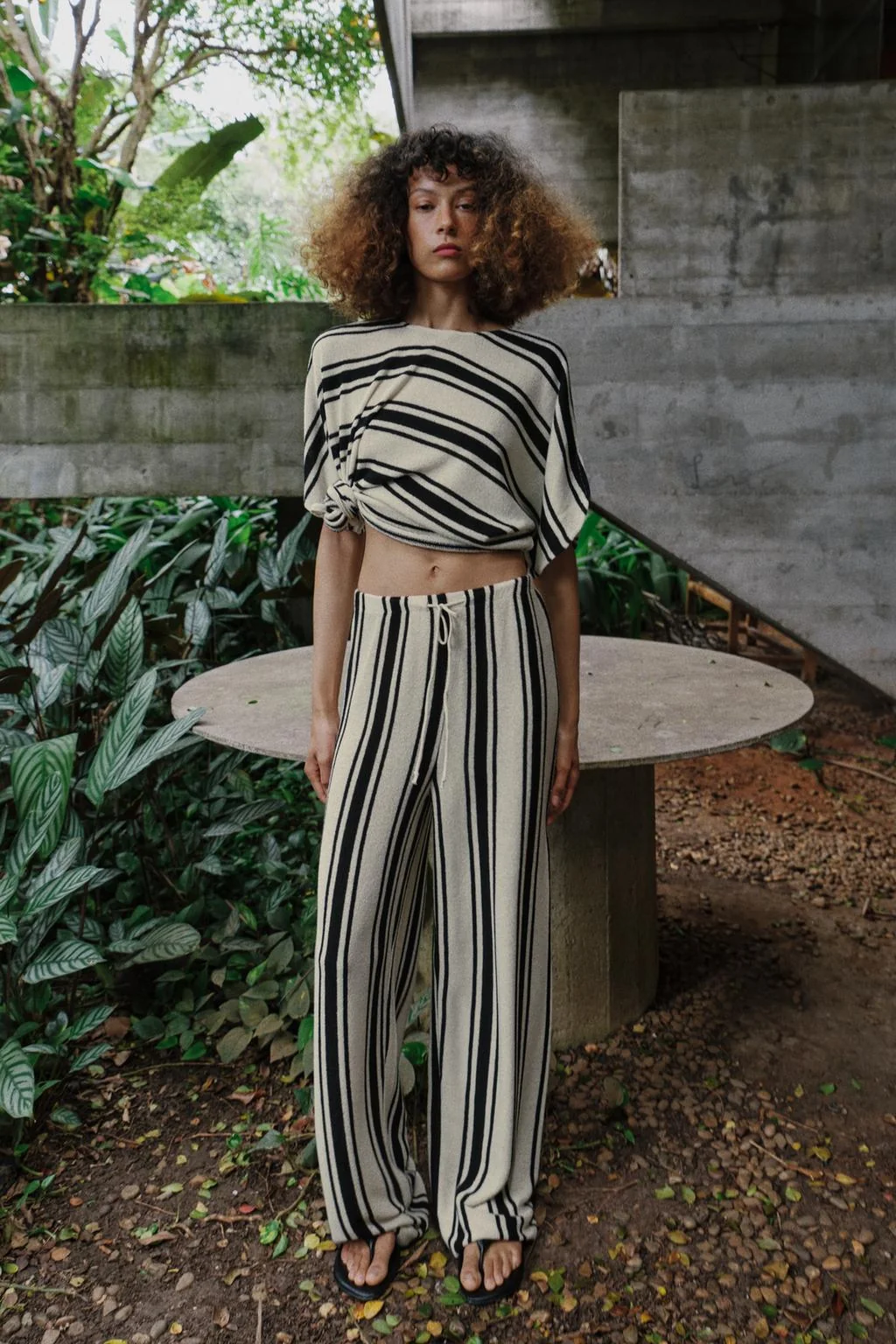 ШТАНЫ С ШИРОКИМИ НОГАМИ В ДЕРЕВЕНСКОМ СТИЛЕ