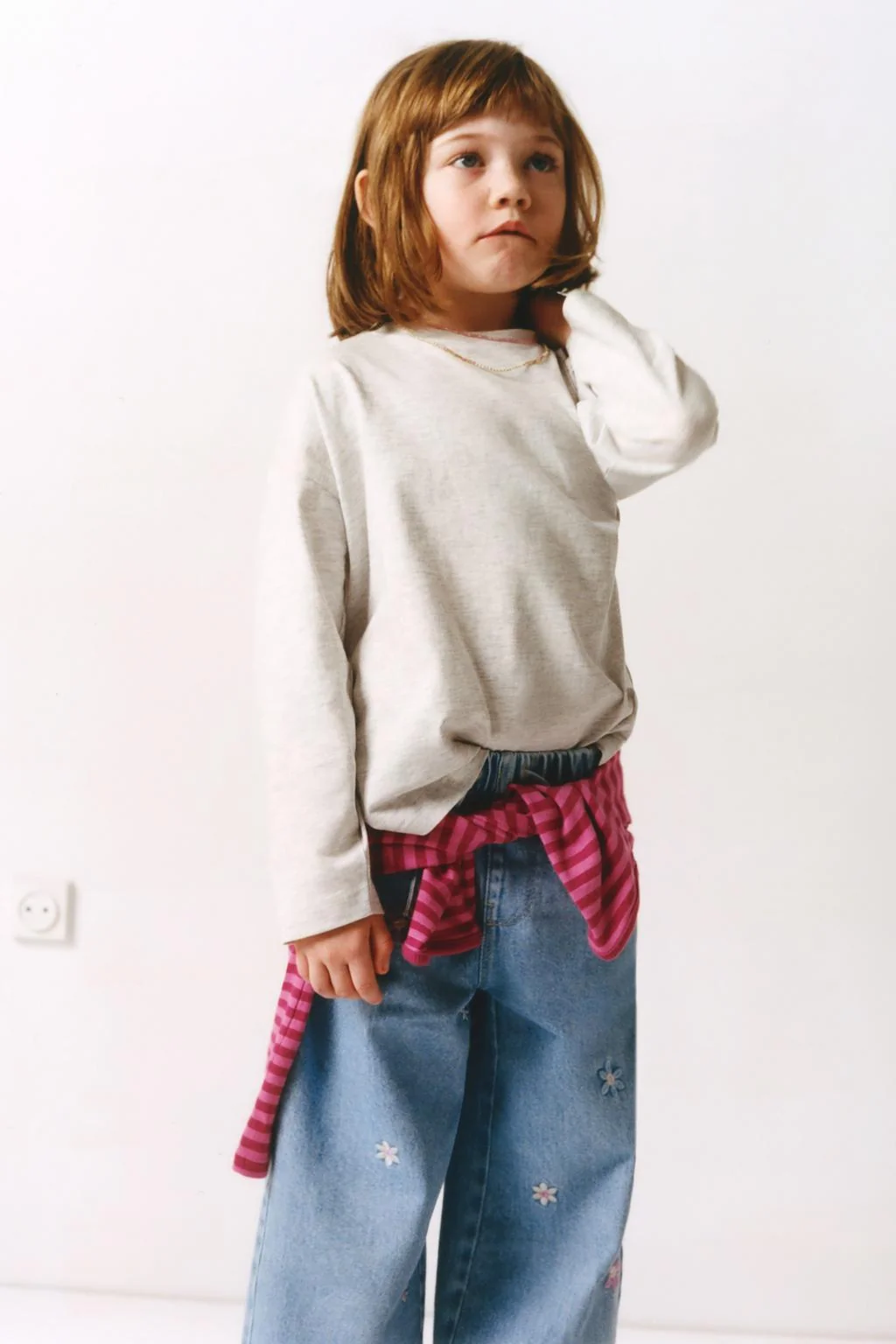 Широкие джинсы с вышитыми цветами — Трендовые фасоны