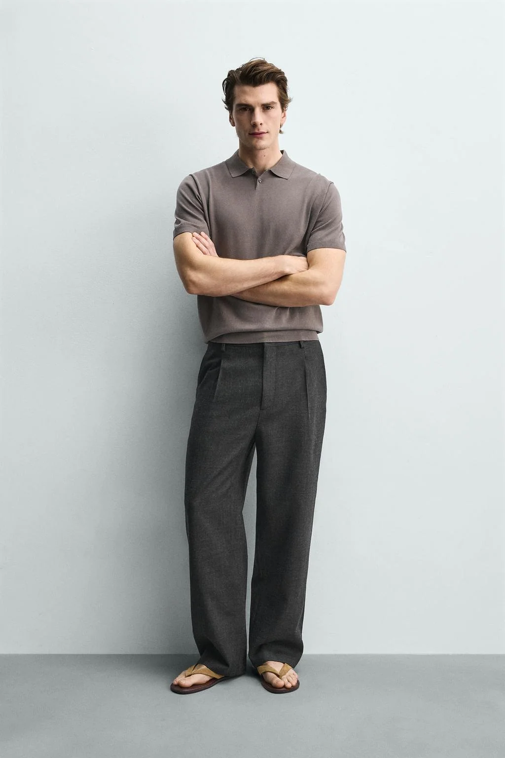 ПОЛО С ВЫШИВКОЙ ИЗ МЯГКОЙ ТРИКОТАЖНОЙ ТКАНИ