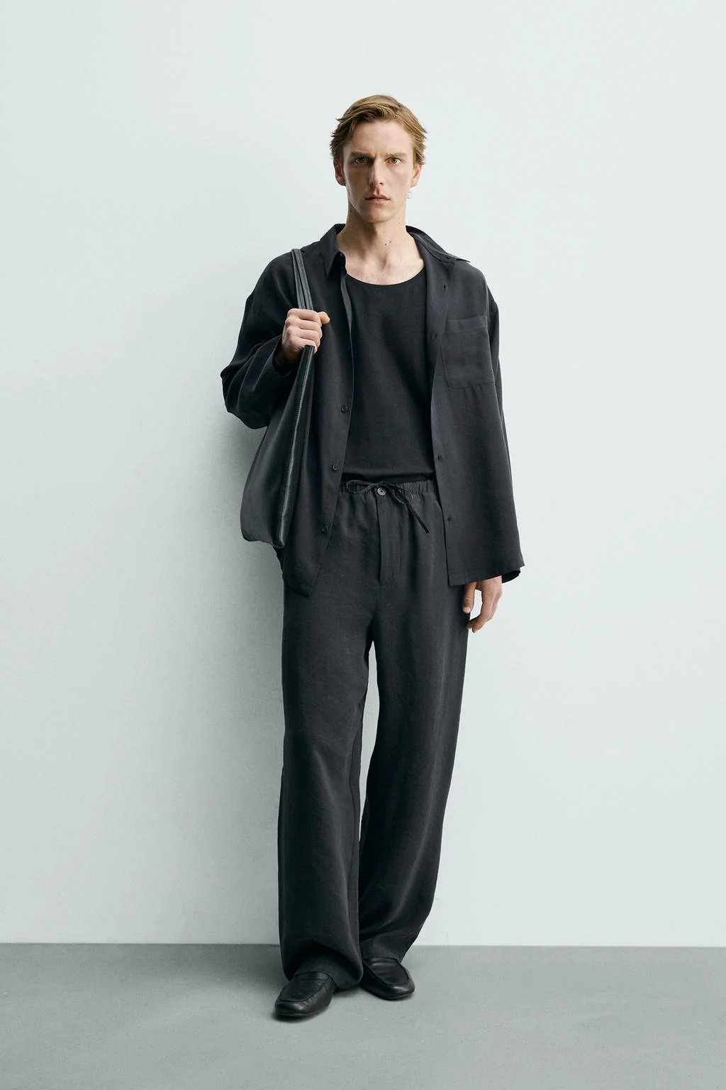 МЯГКАЯ ПЛАВЯЩАЯСЯ БЛУЗКА