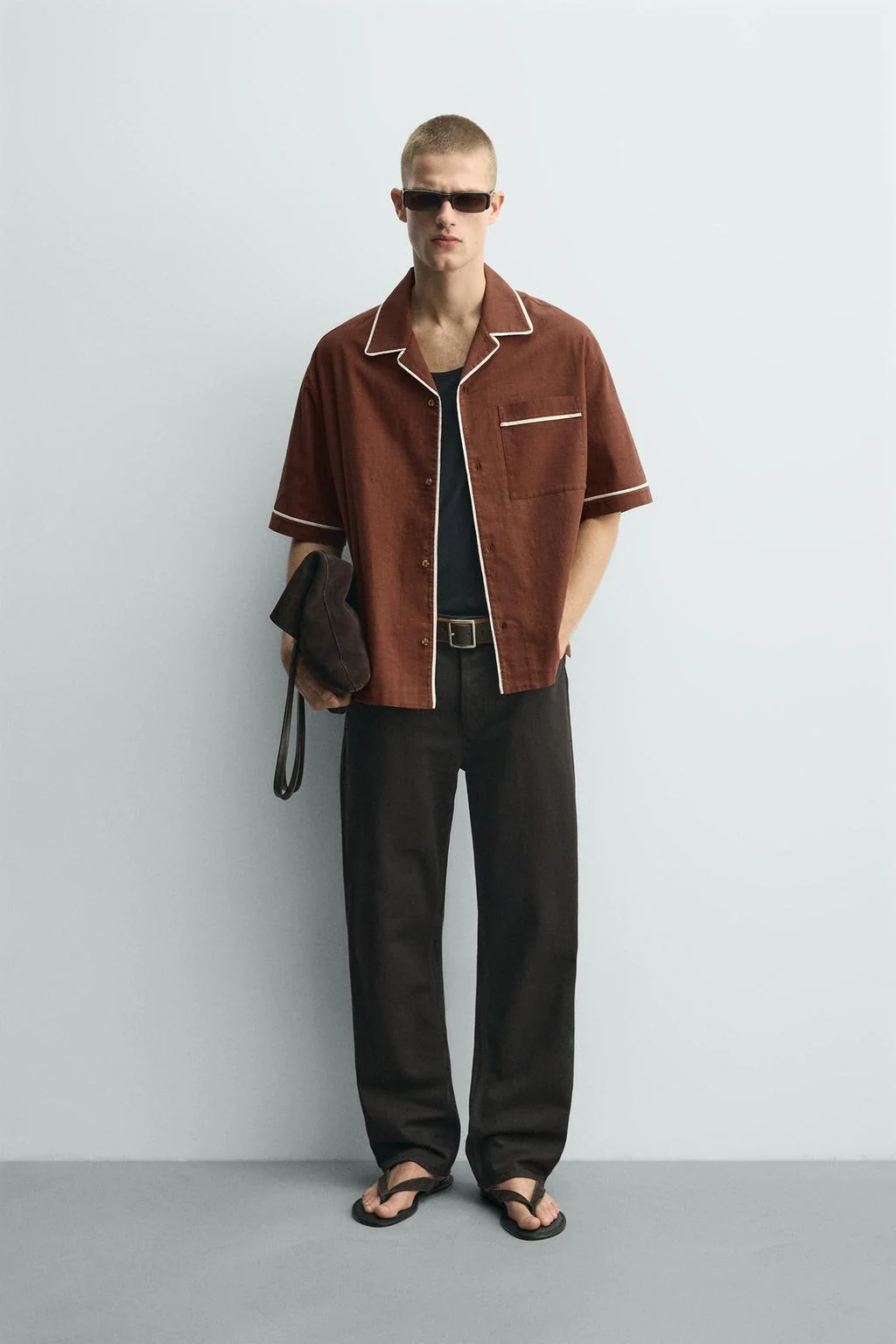 РУБАШКА СВОБОДНОГО КРОЯ С КОНТРАСТНЫМИ ВСТАВКАМИ