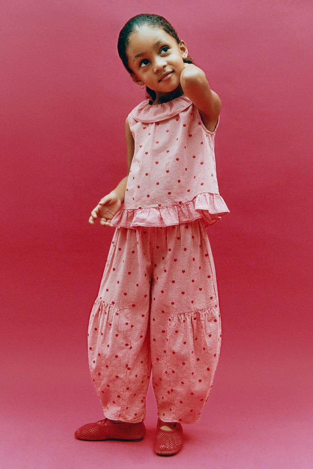 Топ в клетку с вышивкой сердец