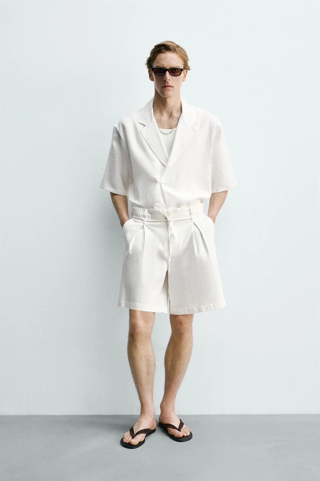 ШОРТЫ БЕРМУДЫ С ПЛИССЕ СВОБОДНОГО КРОЯ