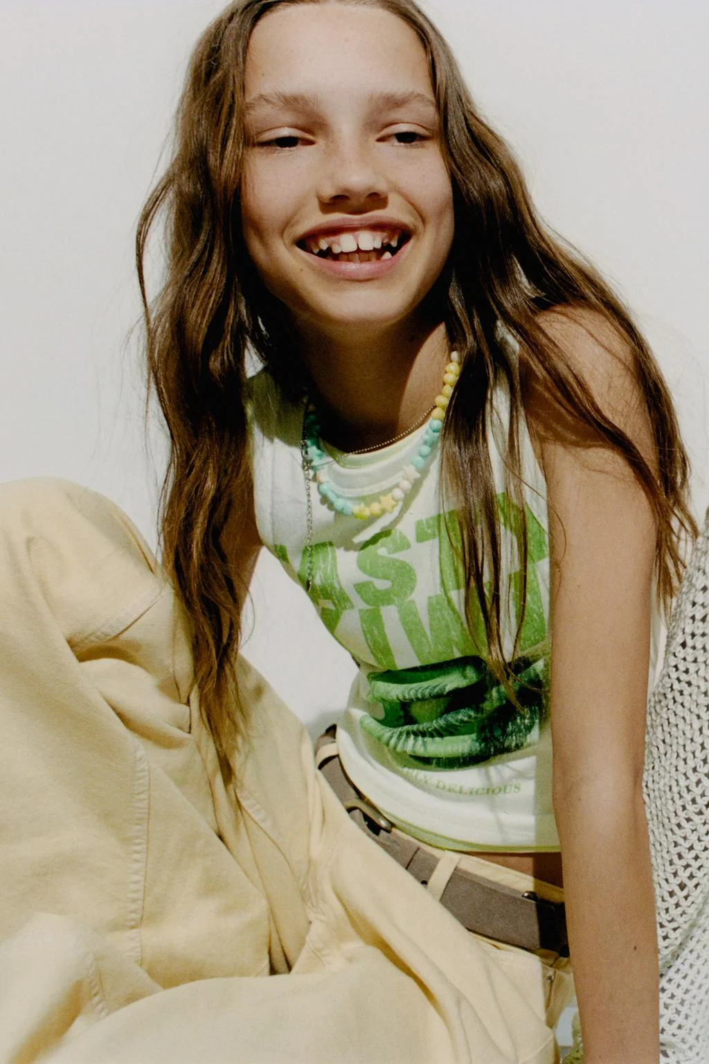 Топ с рельефным узором фруктов