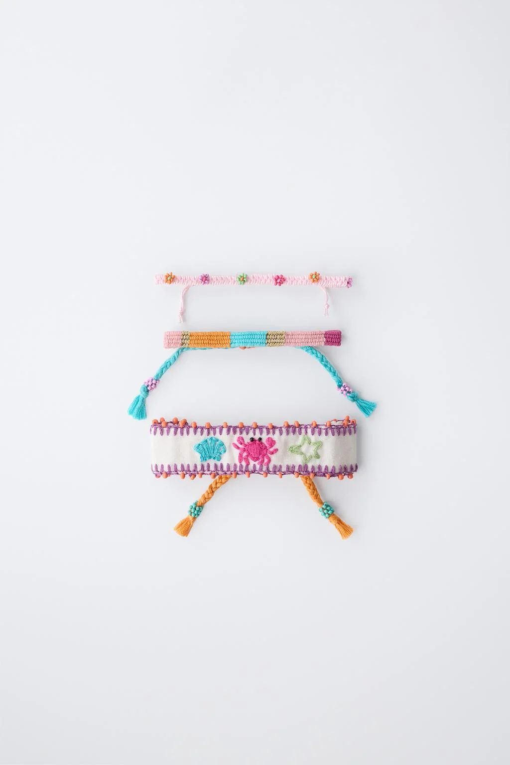 КОМПЛЕКТ ИЗ ТРЁХ ВЫШИТЫХ И ПОДЕЛЬНЫХ БРАСЛЕТОВ