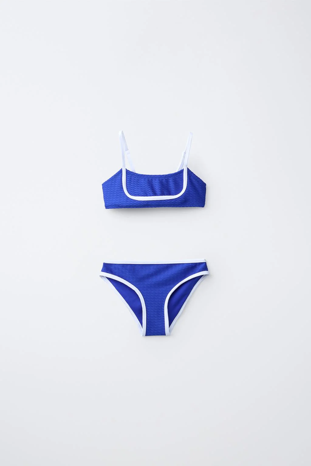 6–14 ЛЕТ / БИКИНИ С КОНТРАСТНЫМИ ПОЛОСКАМИ — Ванная