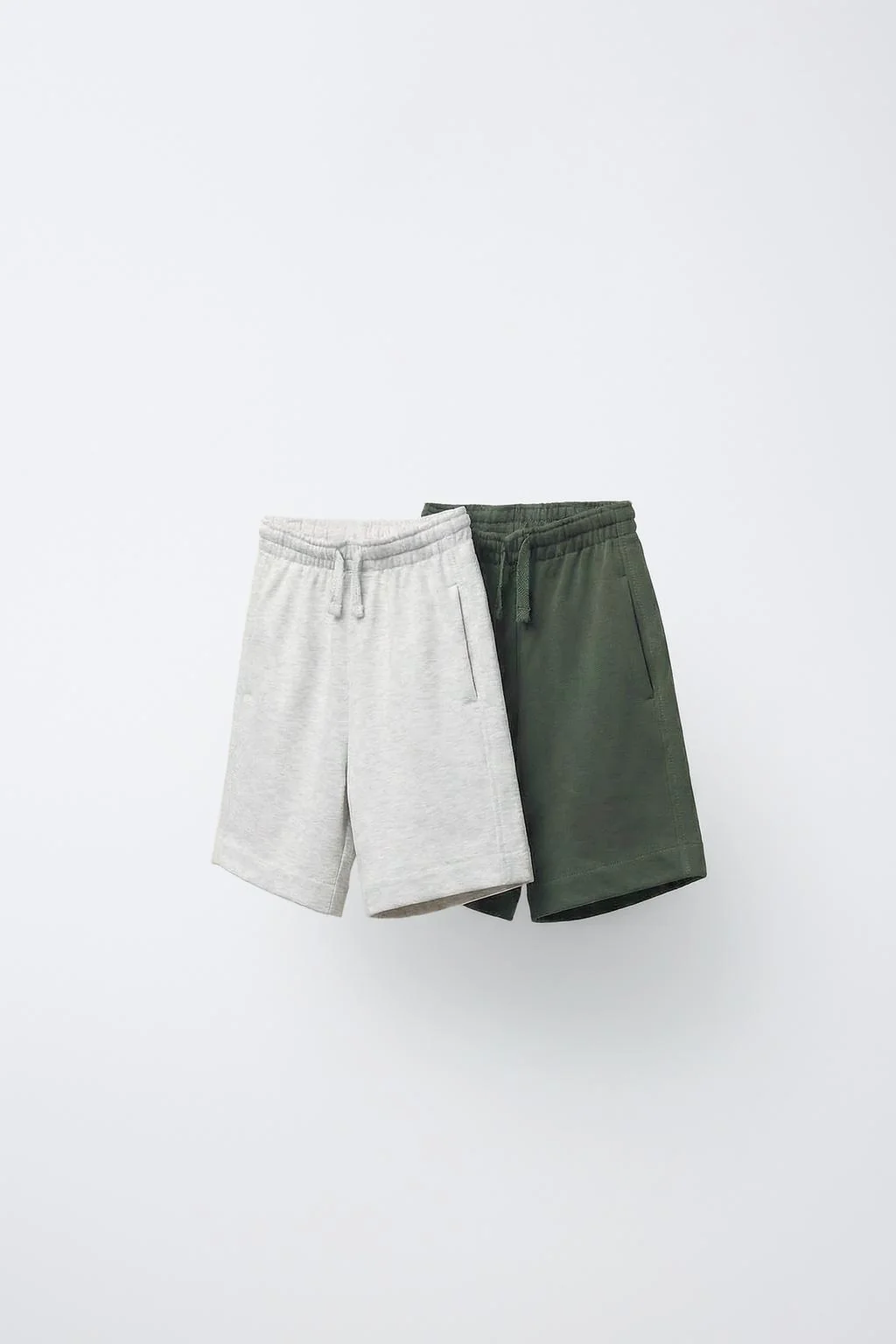 ДВУХКОМПЛЕКТ ПРОСТЫХ БЕРМУДСКИХ ШОРТОВ