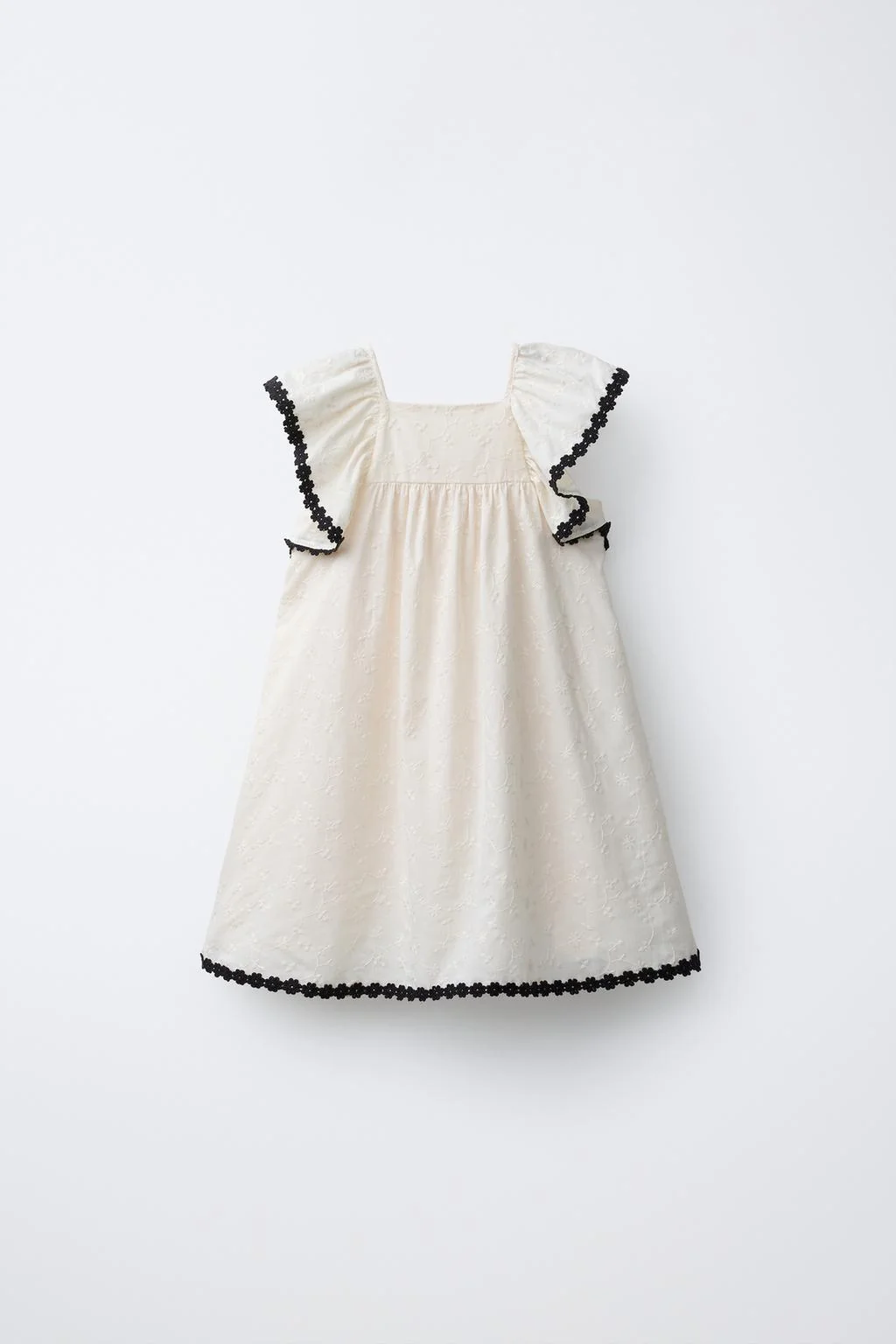 ПЛАТЬЕ С КОНТРАСТНЫМ ВЫШИВАНИЕМ