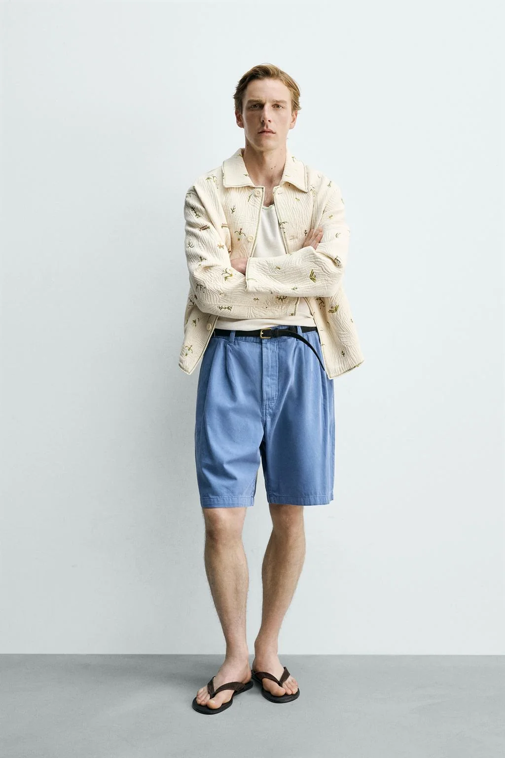 ЖАКЕТ ИЗ ЯККАРДА С ЦВЕТОЧНЫМ ВЫШИВАНИЕМ