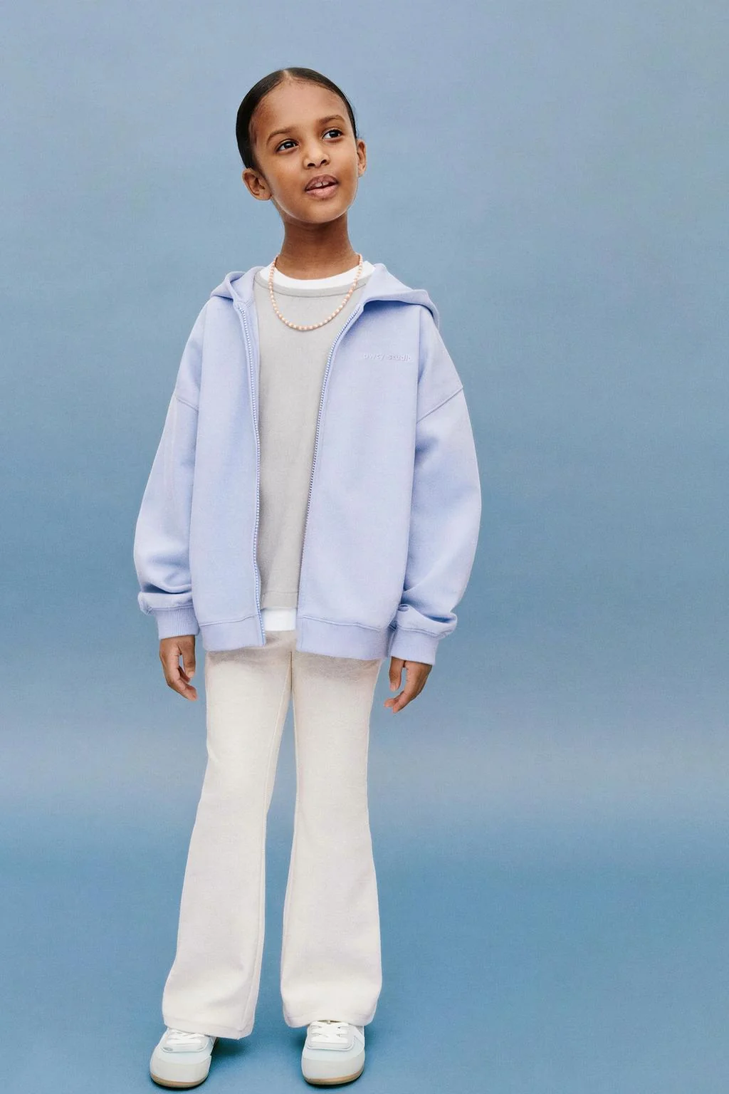 Трикотажный свитшот на молнии с тисненым текстом