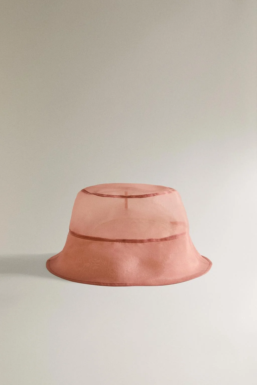 Полупрозрачная шляпа из органзы