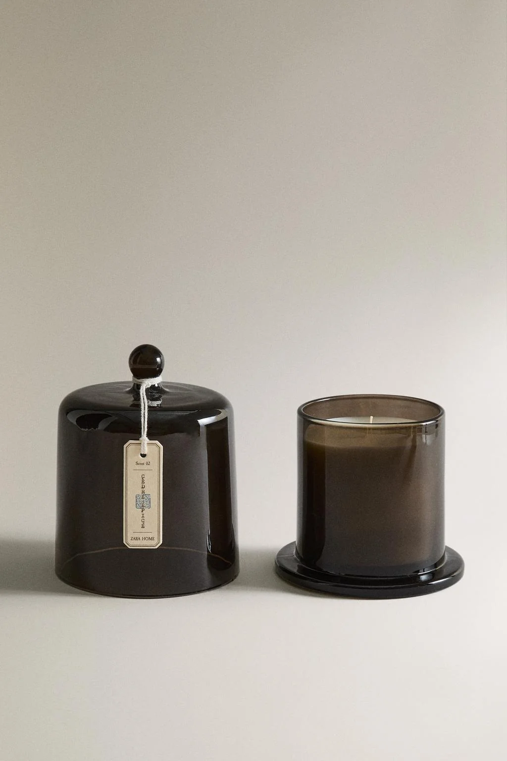 (525 г) Ароматизированная свеча с запахом кедра и специй