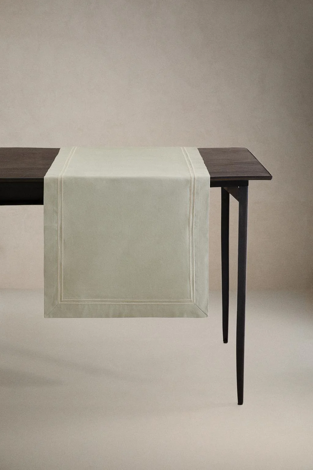 Столичный скатерть-дорожка из сатина с кантом