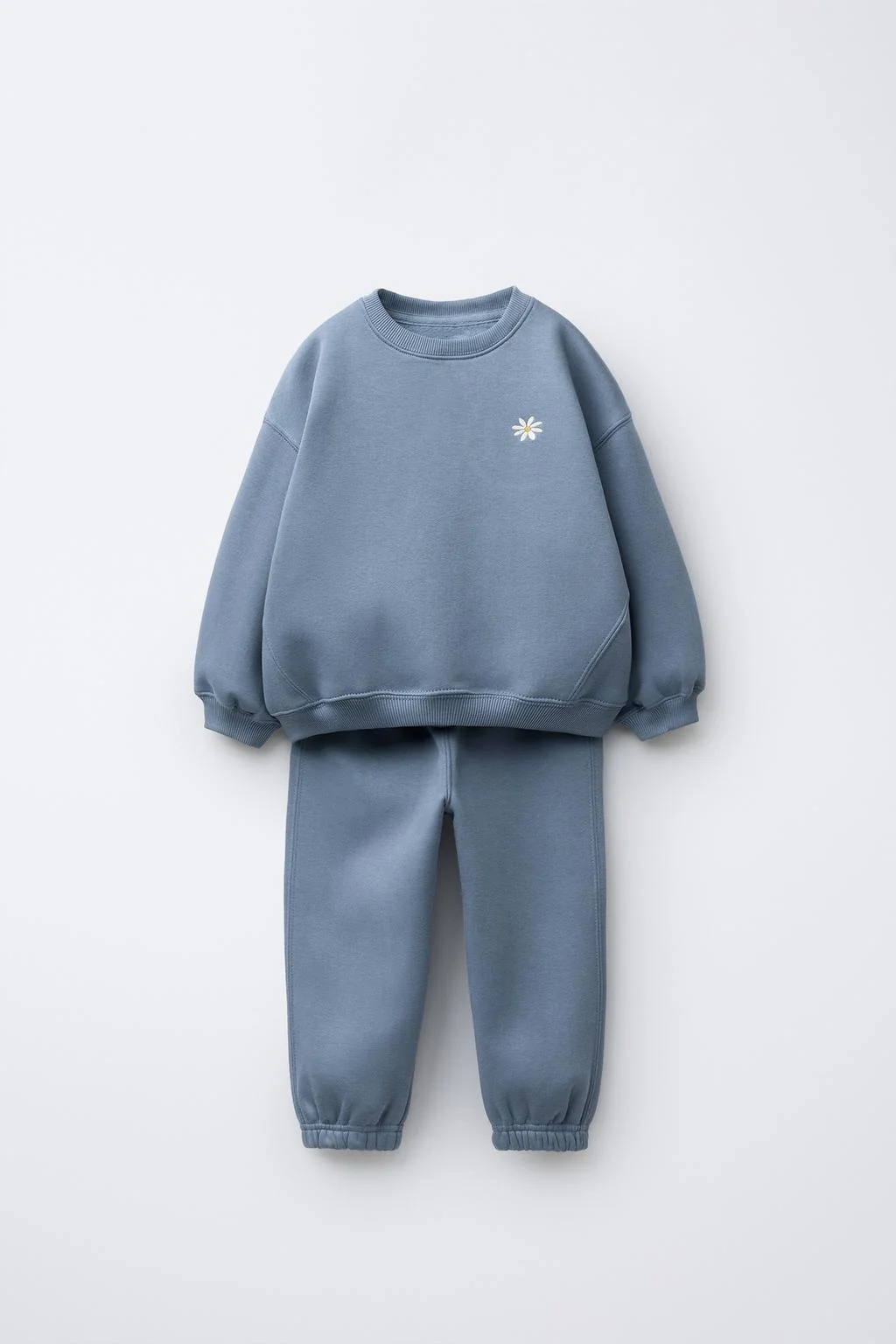 Набор: свитшот с вышивкой и джоггеры