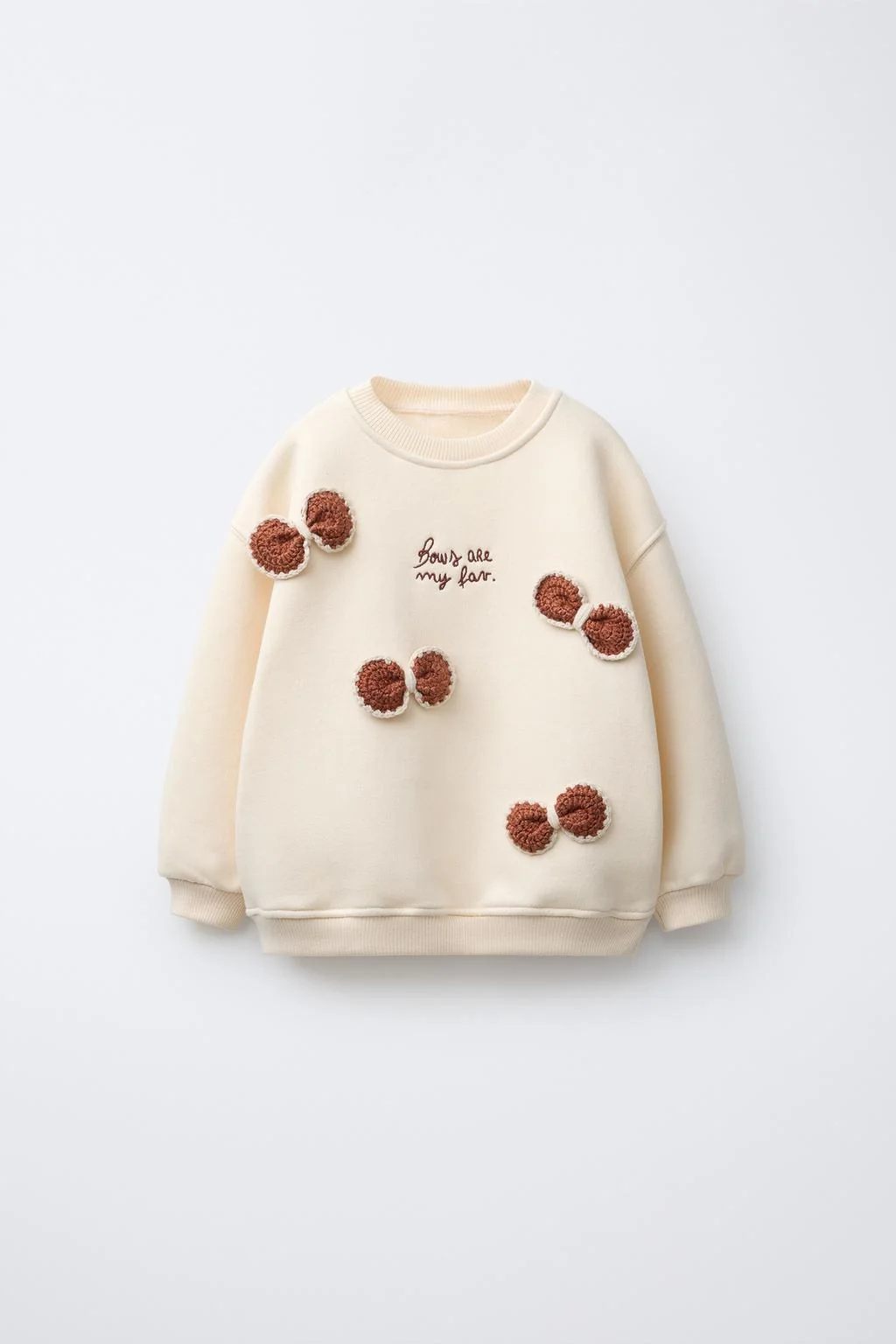 Свитшот с вязаной аппликацией