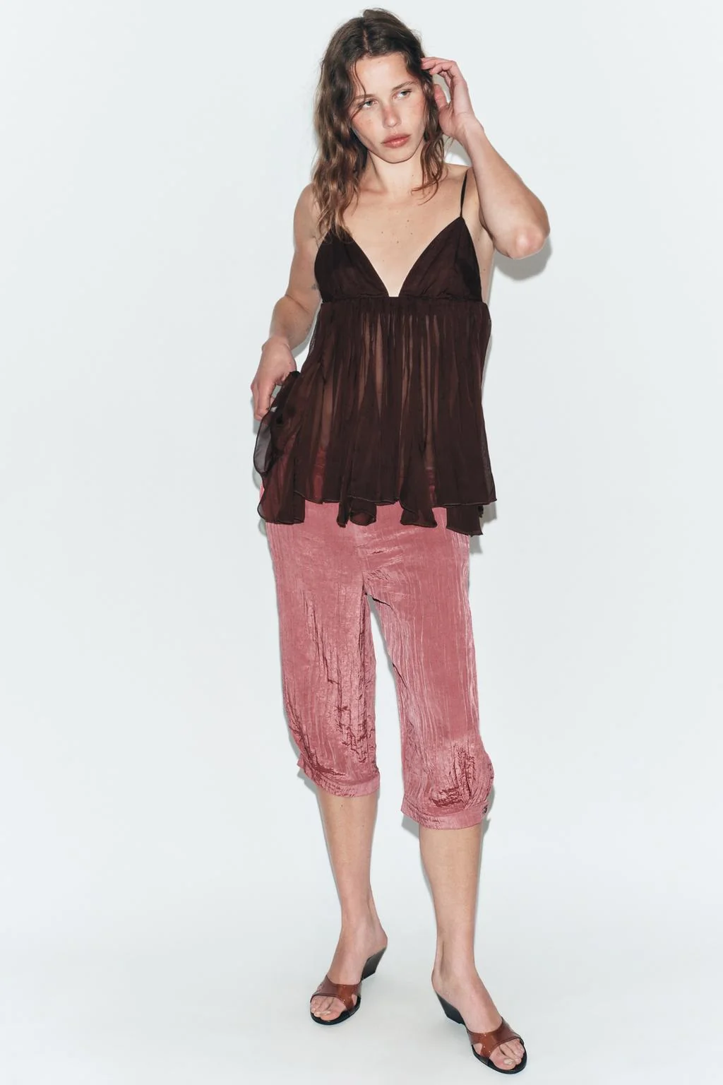 ПЛАТЬЕ С РАЗЛЕТАЮЩИМИСЯ ЛЯМКАМИ