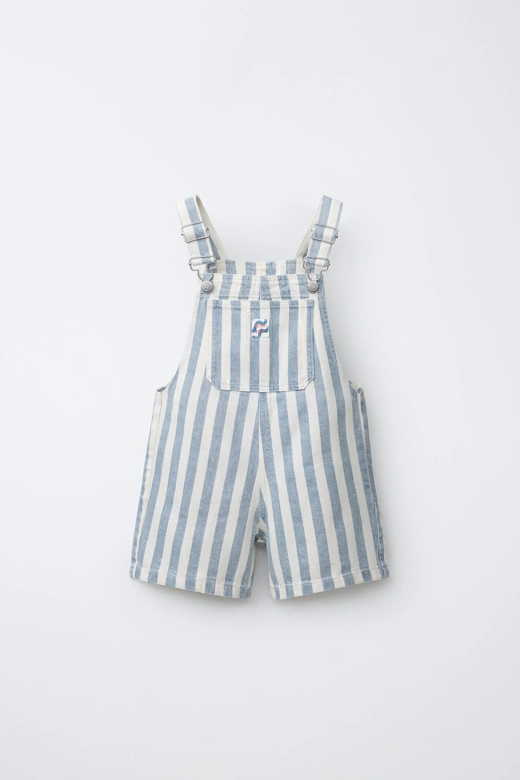 Короткие шорты-бермуды из твилового денима в полоску — Блюзки | платья