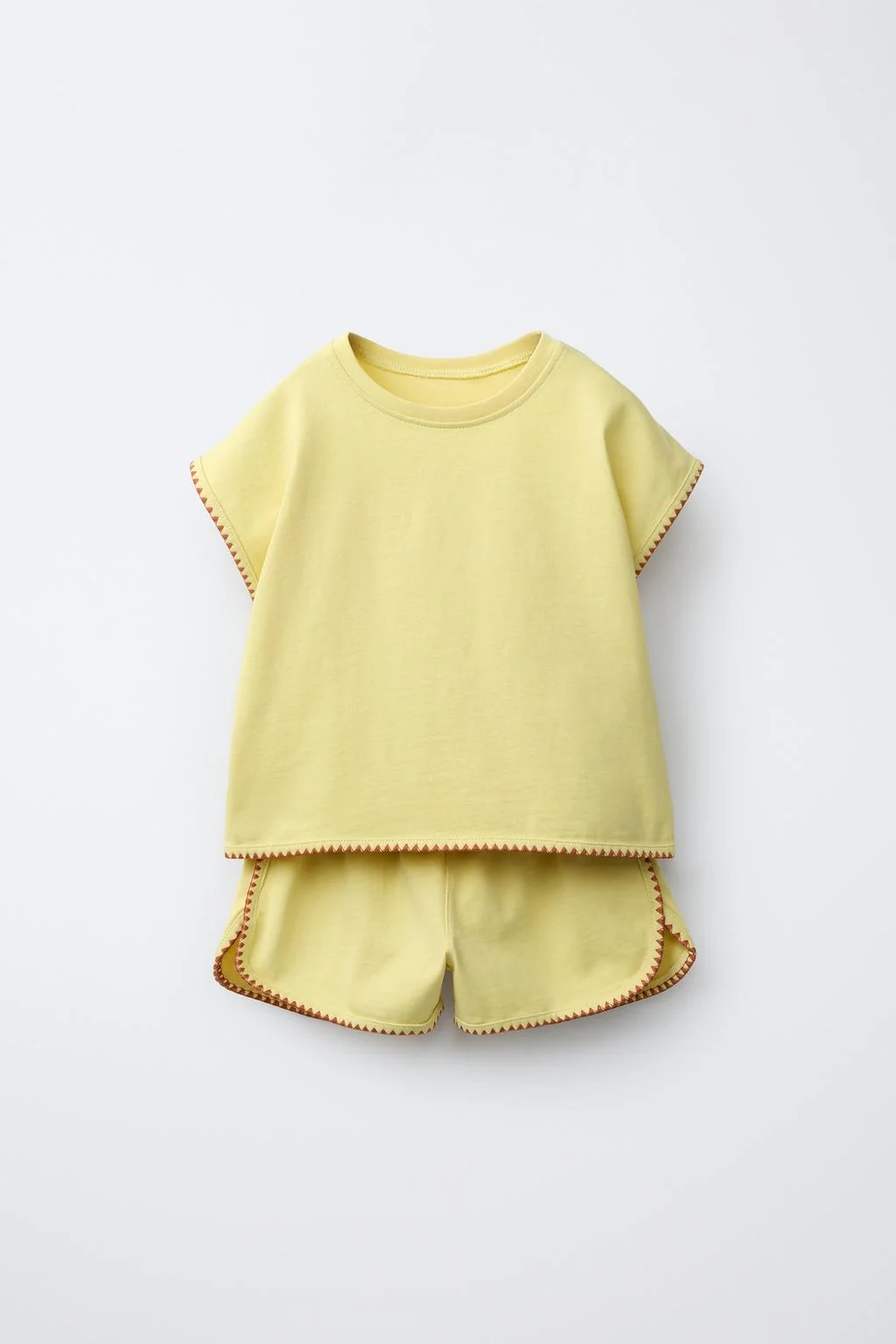 CONTRAST T-SHIRT AND BERMUDA SHORTS SET