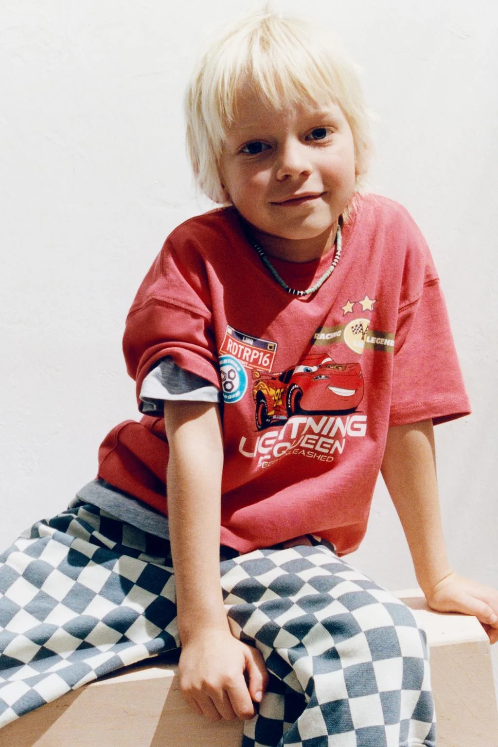 Футболка с принтом Молнии Маккуина © Дисней