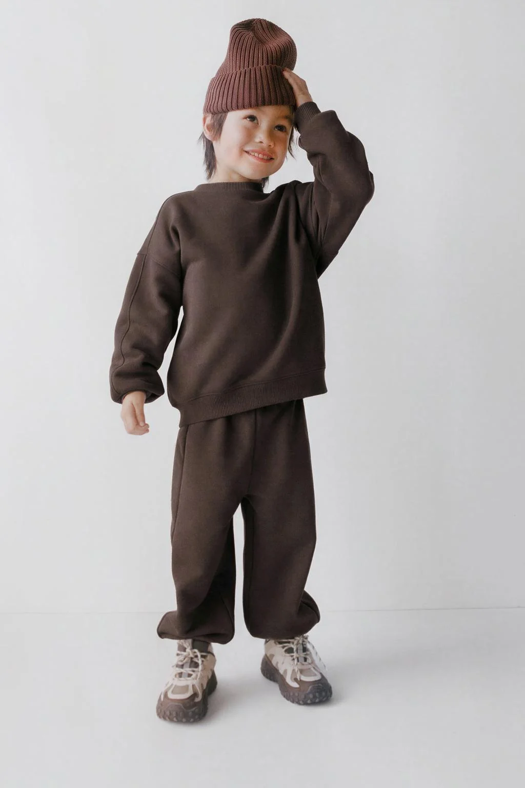 Базовый свитшот для джоггинга и джоггеры с ярлыком — Джоггеры