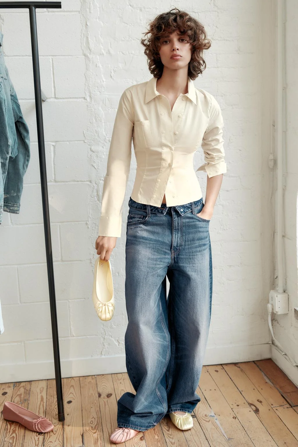 Атласные балетки с бантом