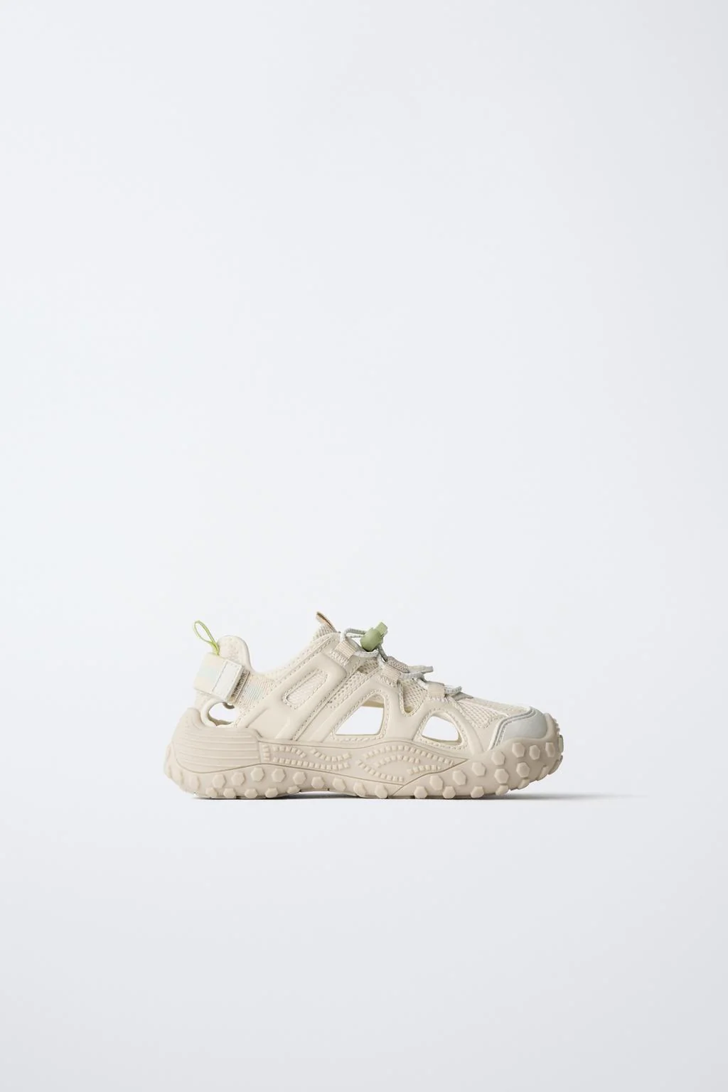 Спортивные сандалии