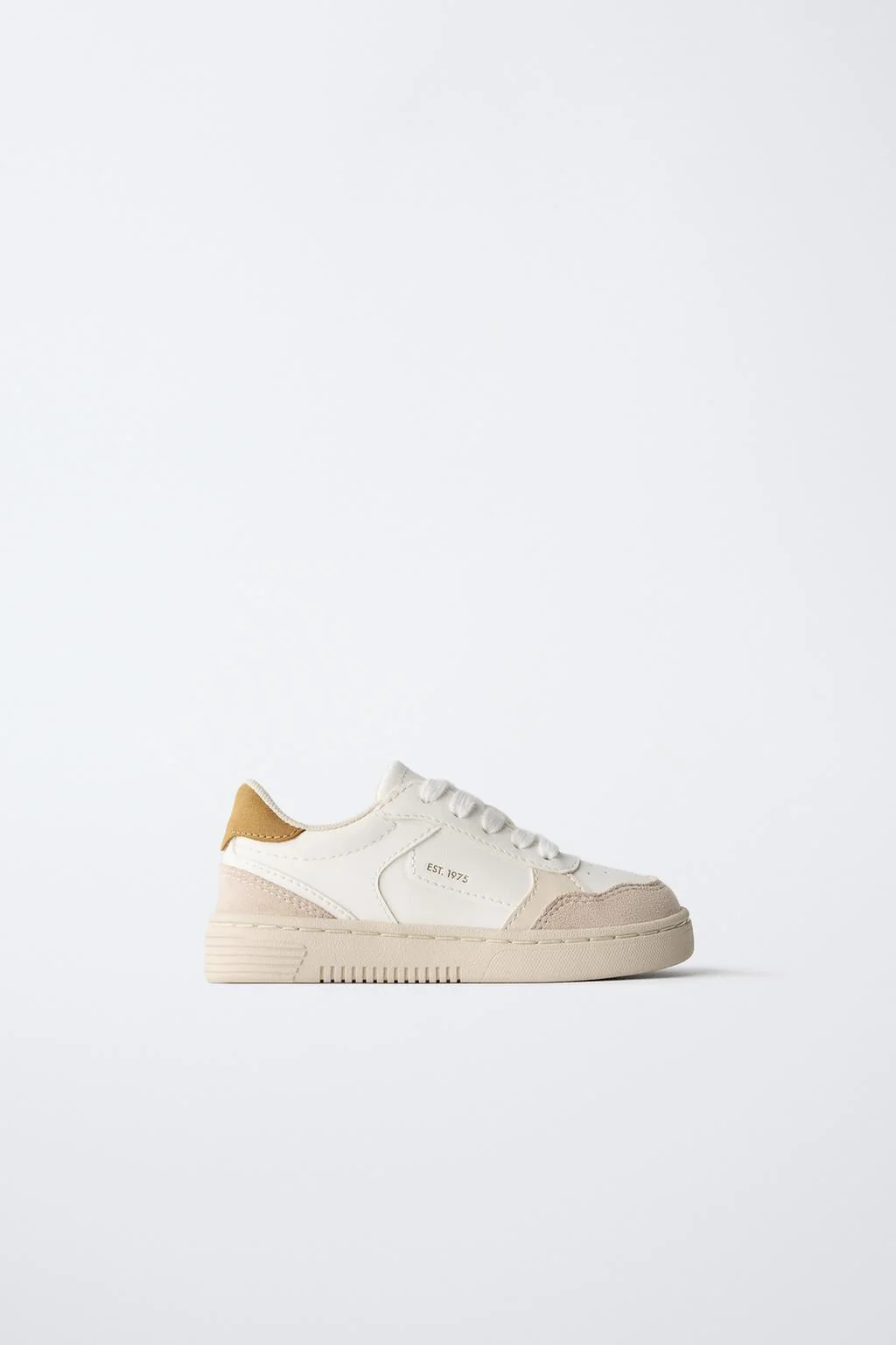 Кроссовки с контрастной отделкой