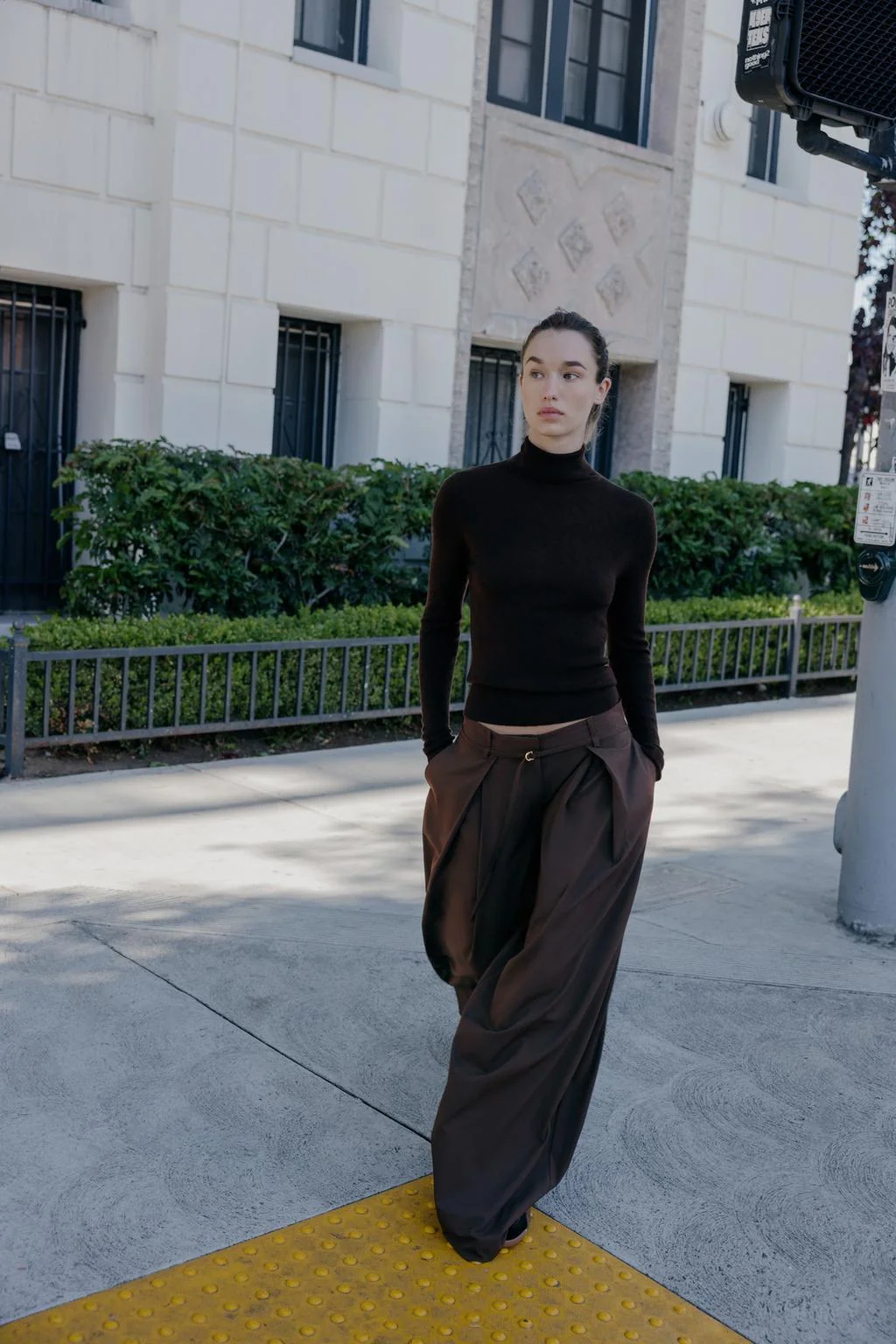 Шерстяной свитер с высоким горлом