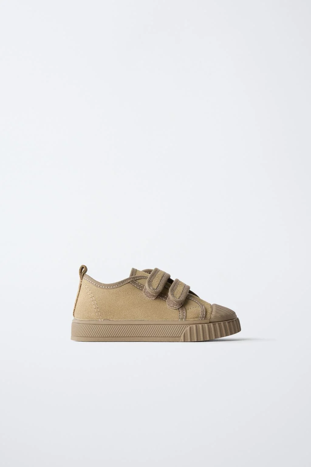 Кроссовки из замши с разрезом