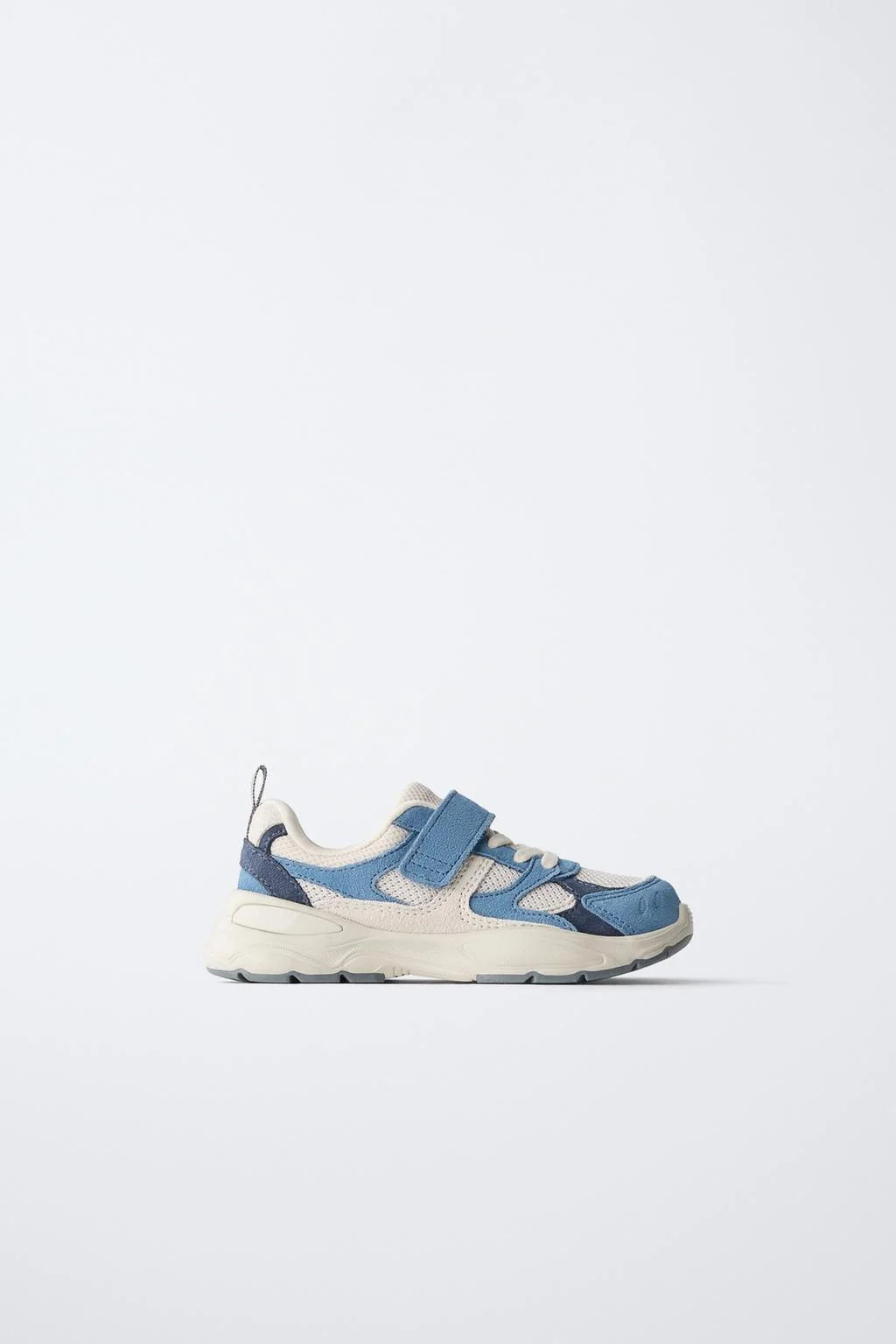 Кожаные кроссовки