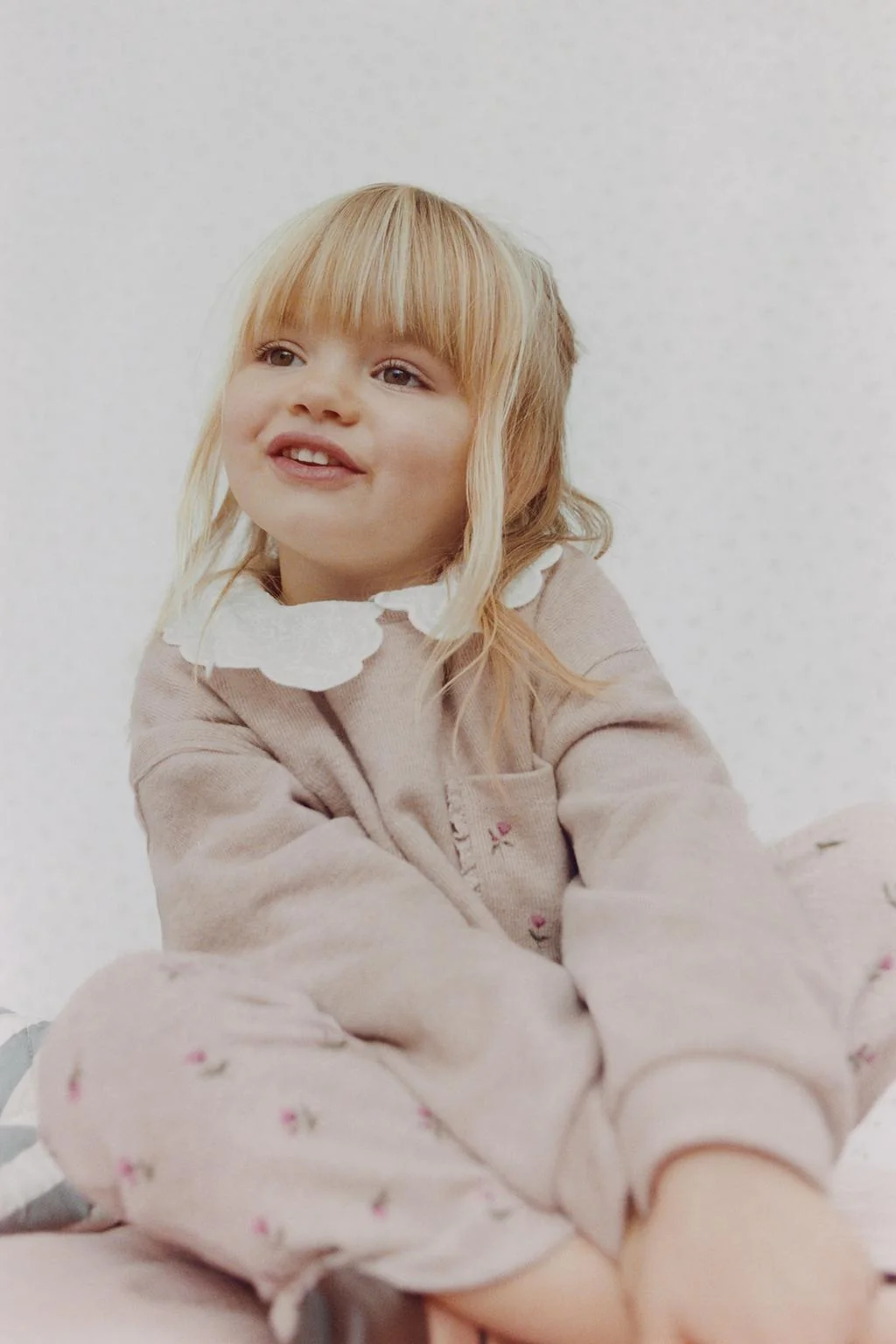 Комплект: футболка и мягкие расклешённые леггинсы — Леггинсы