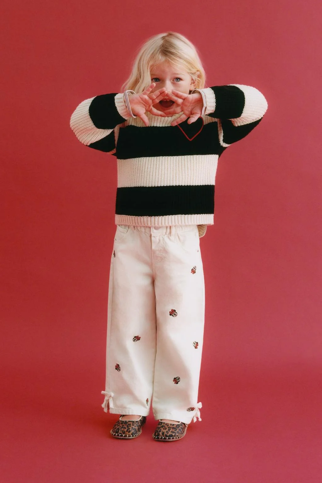 Свитер с сердечками в полоску