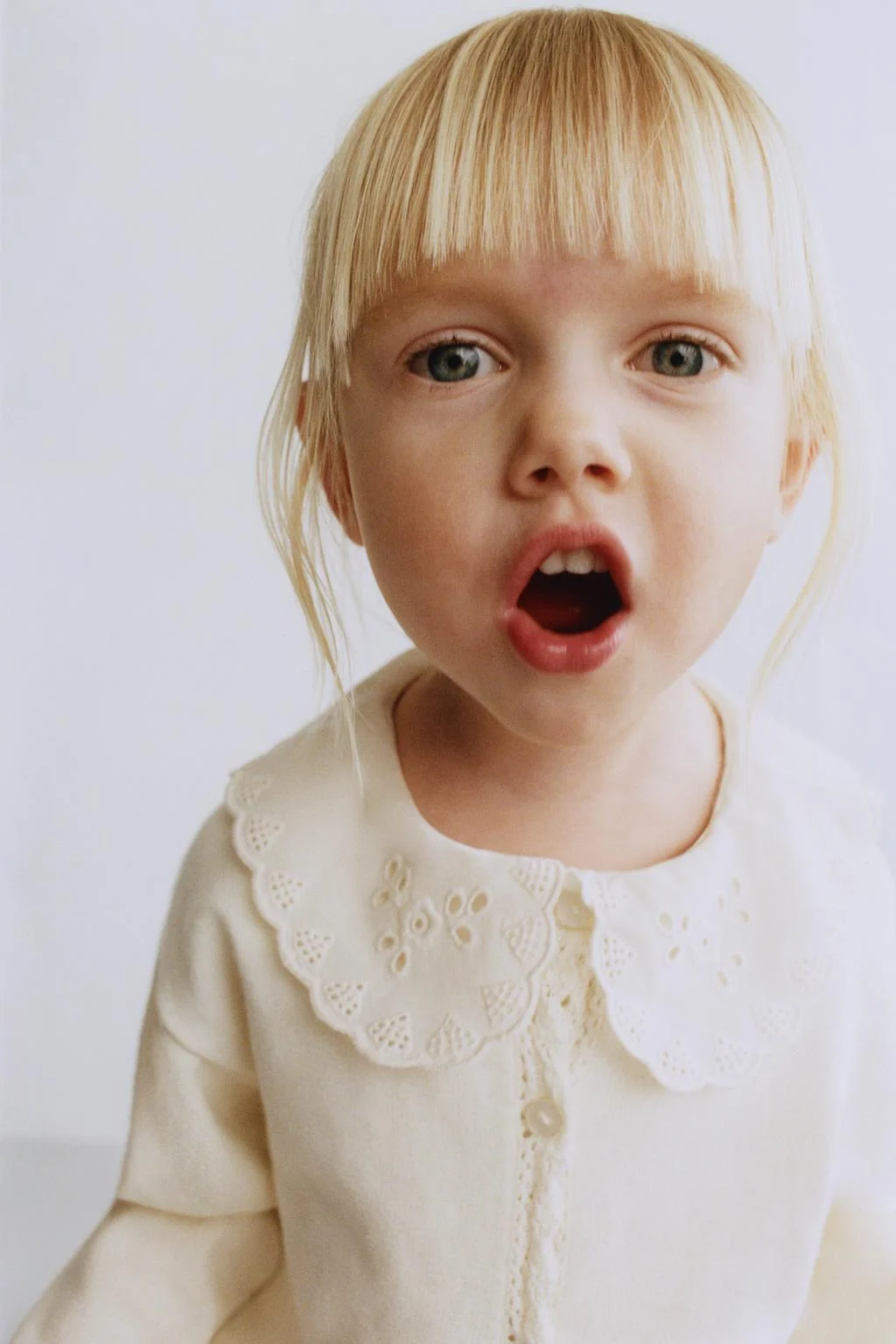 Трикотажный кардиган с ажурными деталями