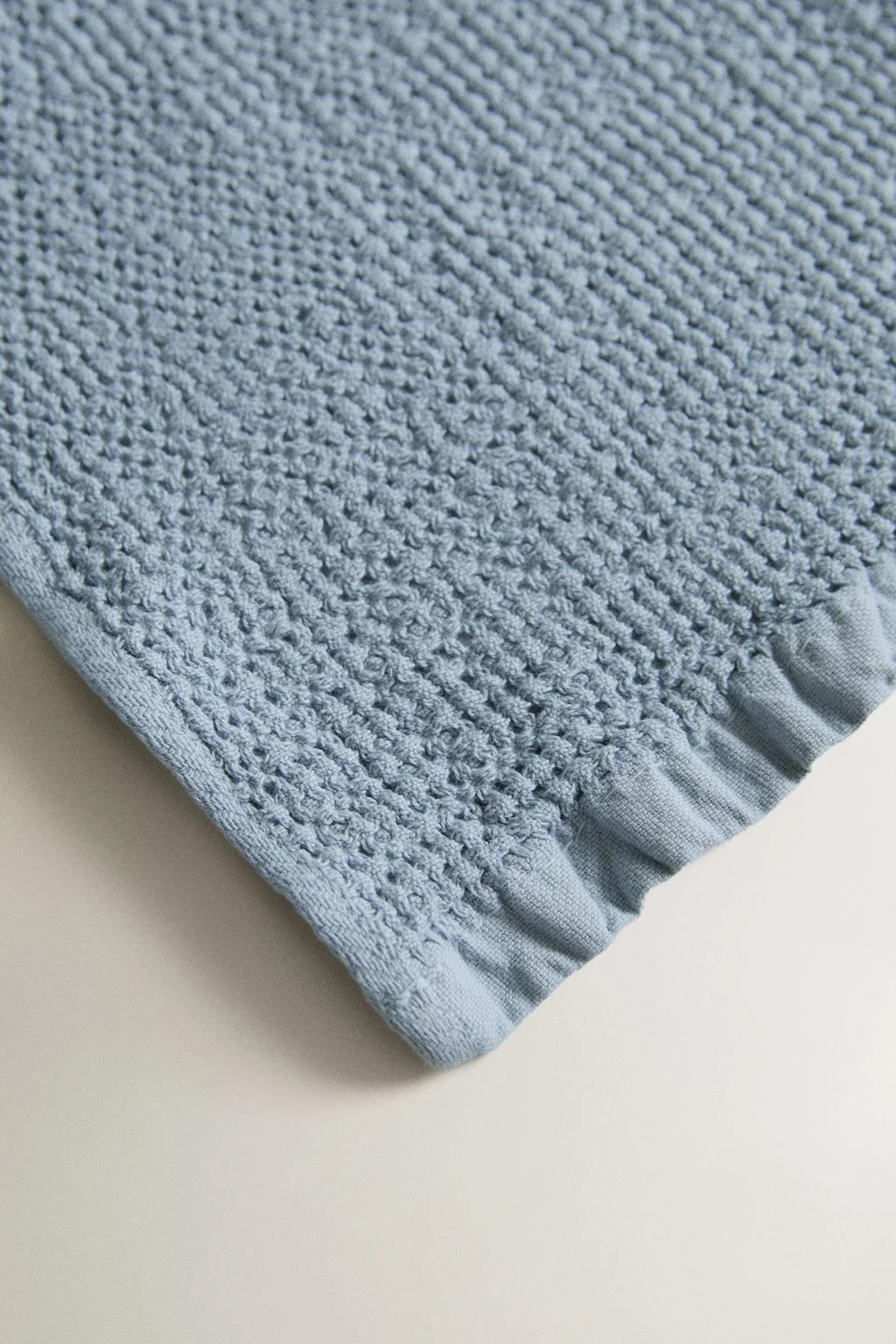 MINI WAFFLE BATH TOWEL