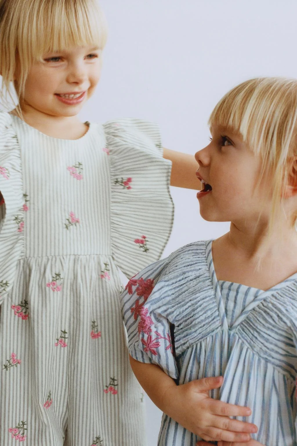 Длинный полосатый комбинезон с вышитыми цветами — Комбинезоны