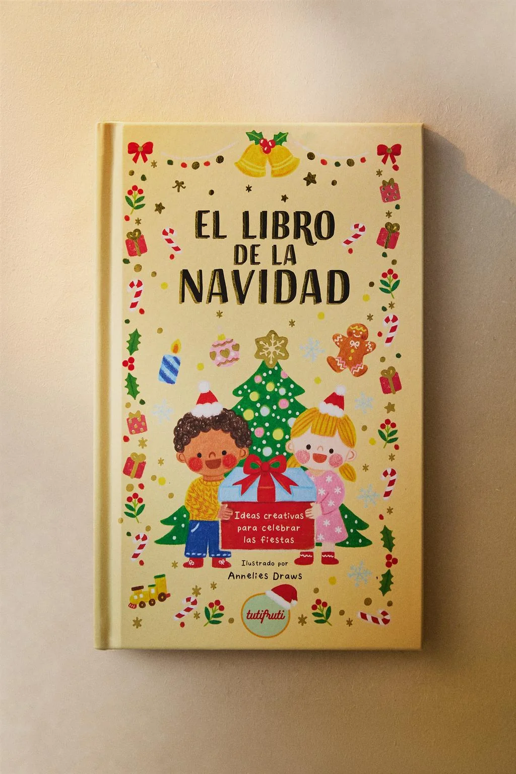 Книга The Christmas Book для детей (испанский)