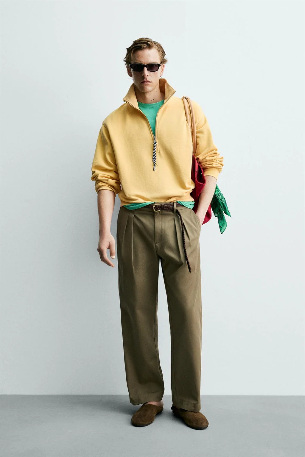 Брюки чинос с складками Aaron Levine x Zara