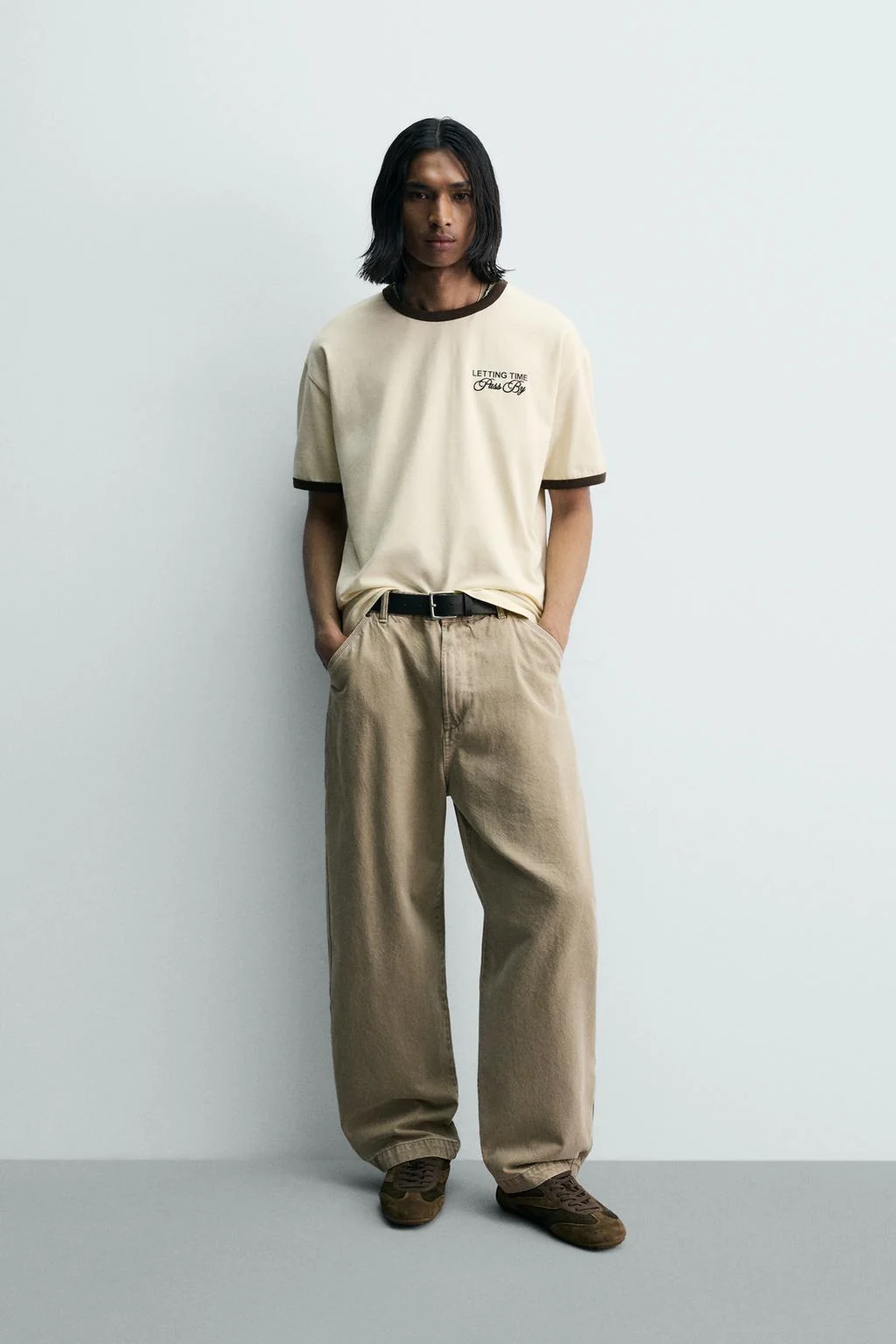 T-SHIRT WITH CONTRAST RIB AND SLOGANS