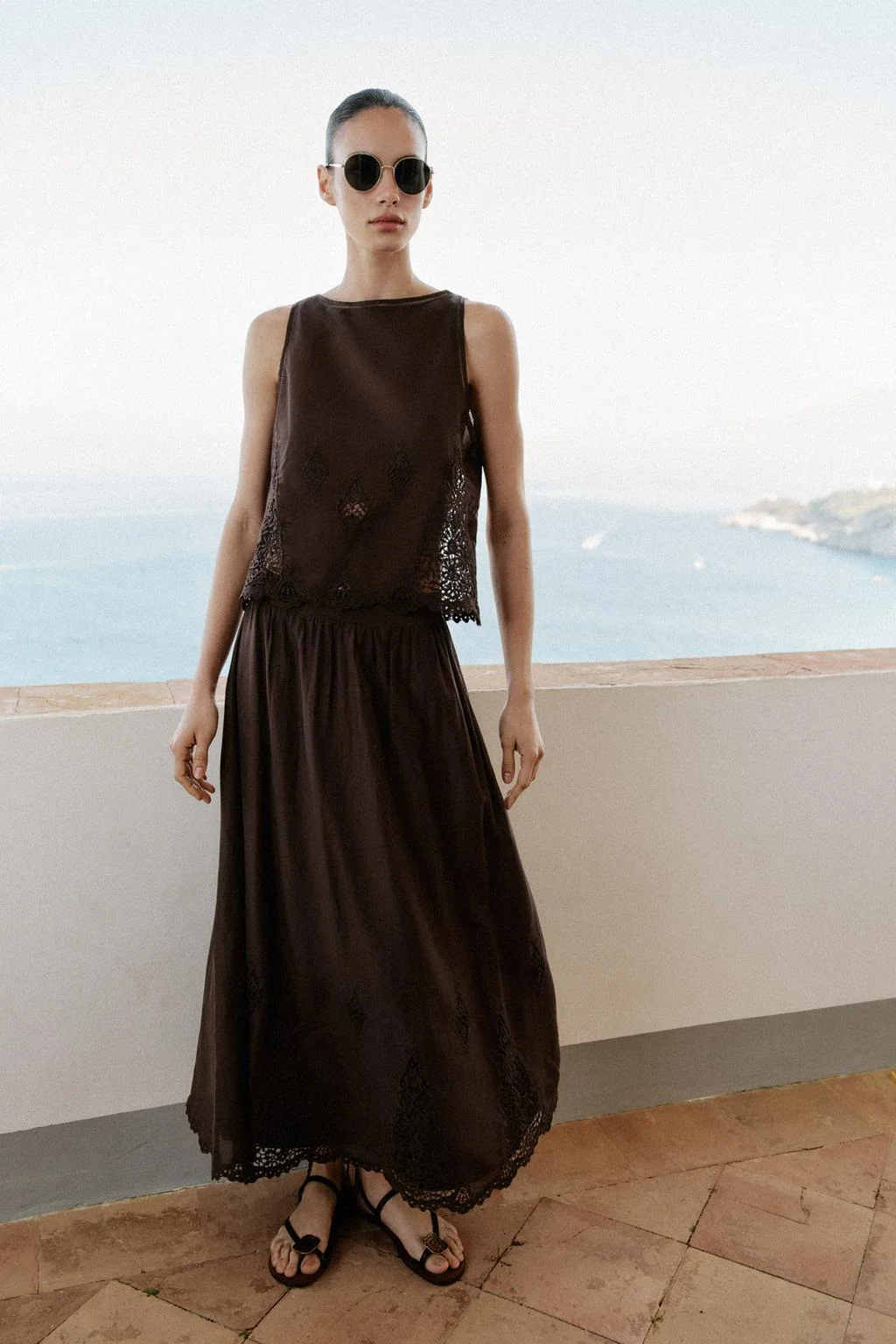 EMBROIDERED LACE TOP