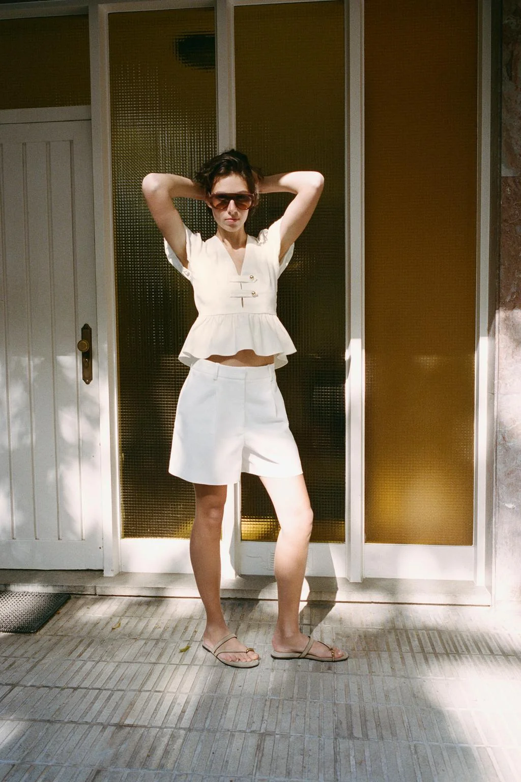 HIGH-WAIST DARTED BERMUDA SHORTS