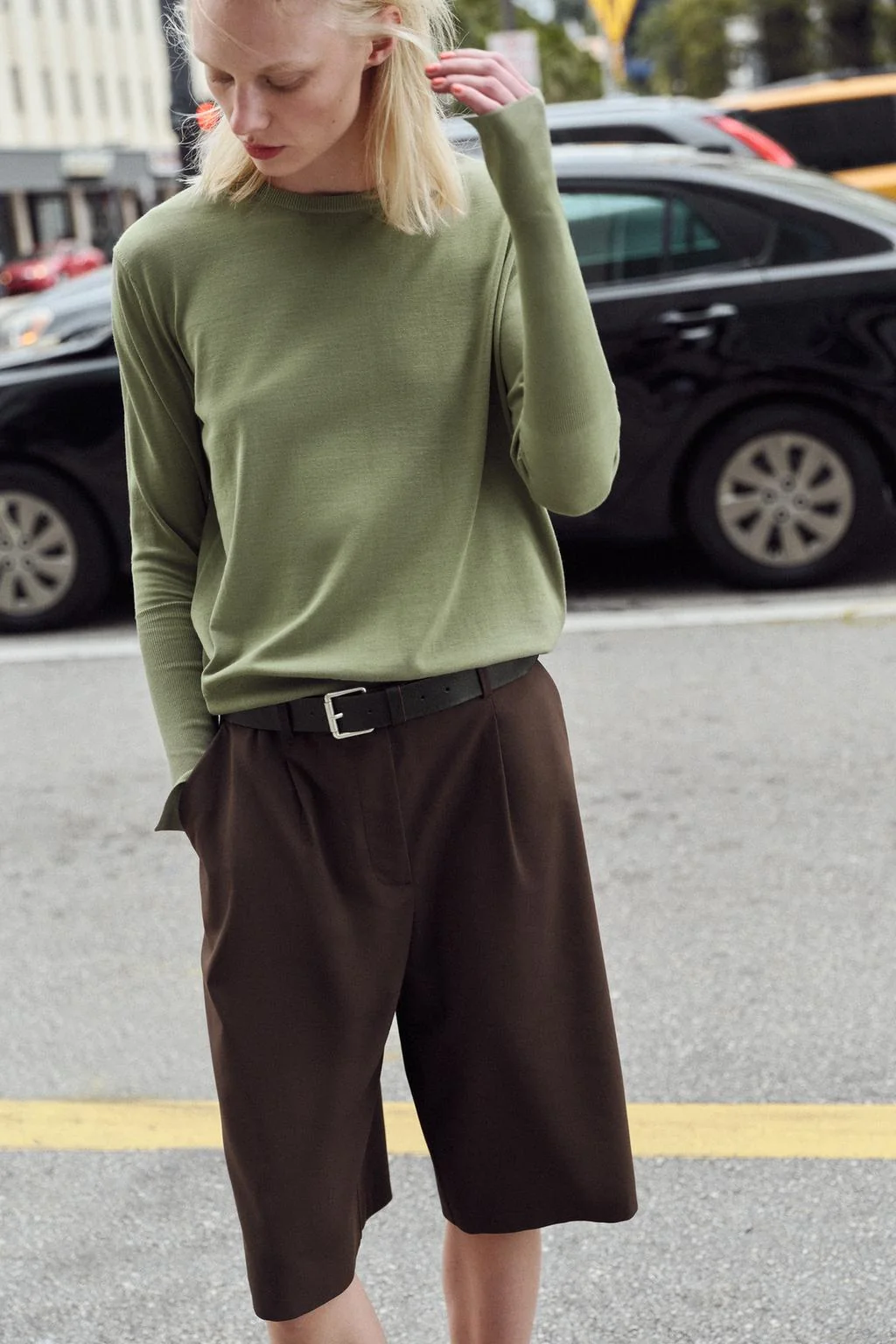 Тонкий трикотажный свитер