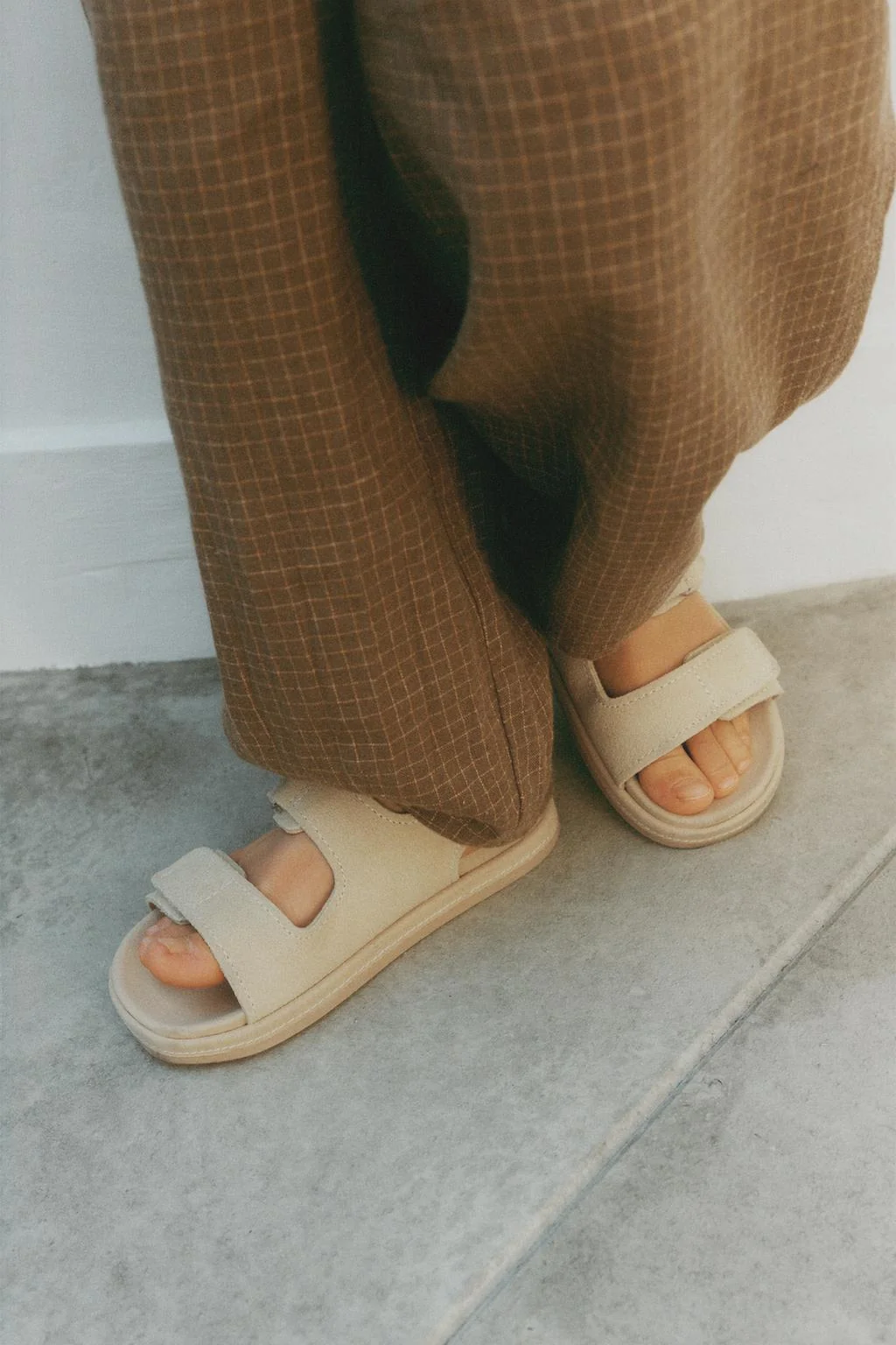 Кожаные сандалии — Кожа