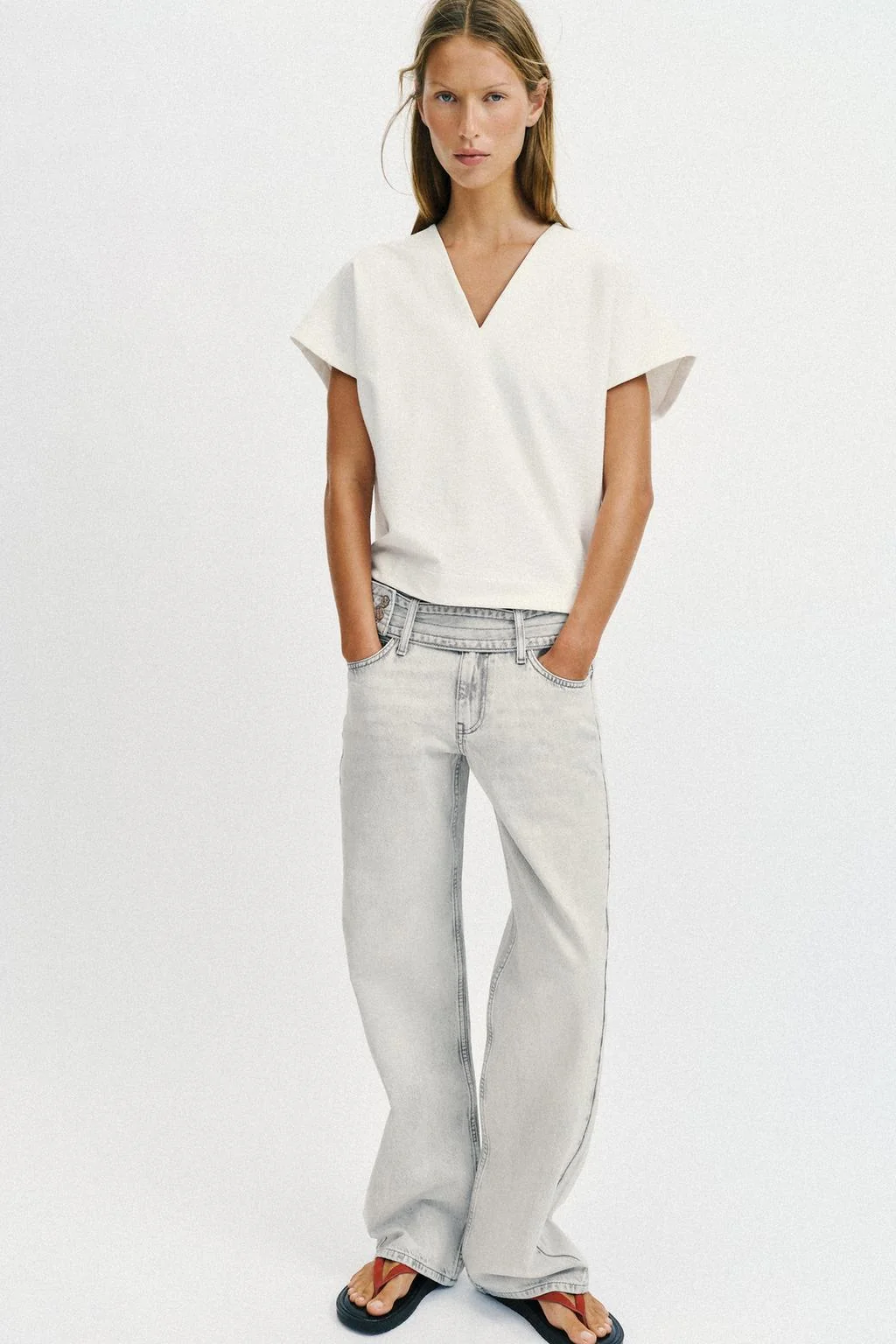 RUSTIC V-NECK T-SHIRT