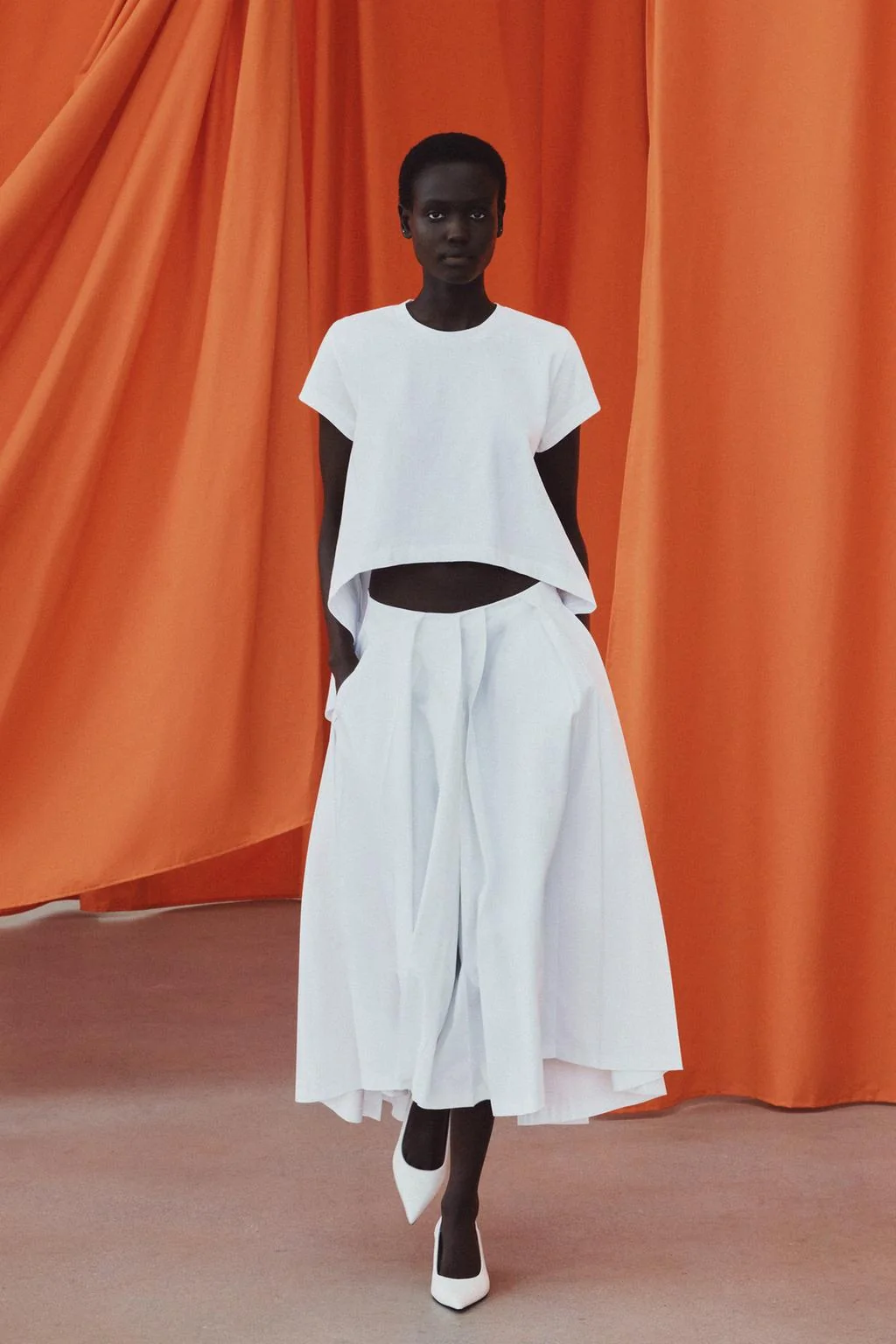 ASYMMETRIC SHORT SLEEVE T-SHIRT