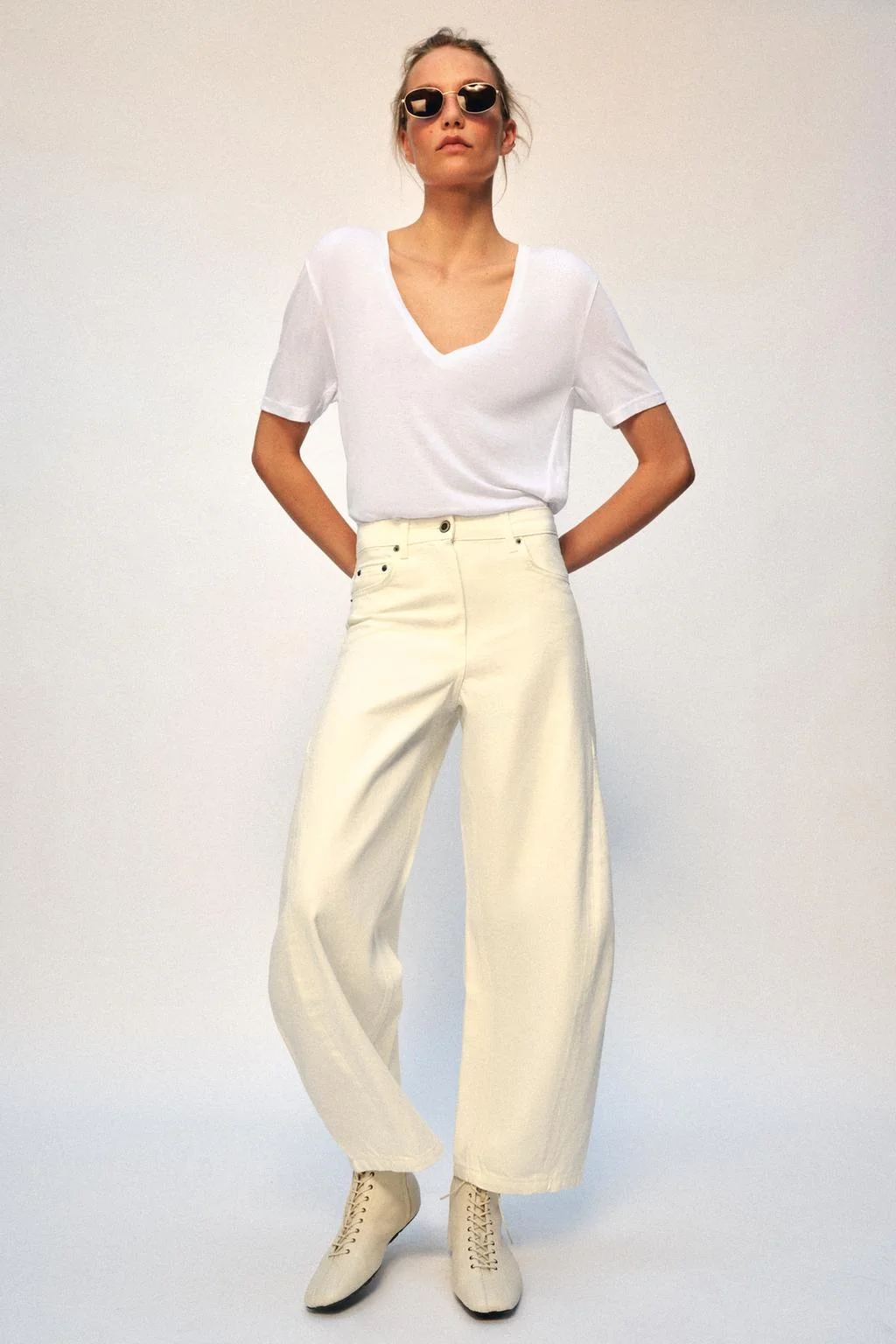 FLOWING V-NECK T-SHIRT