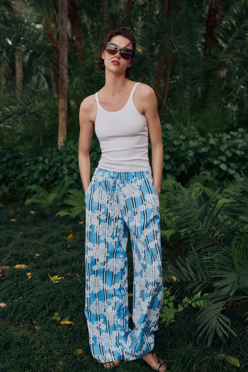 STRIPED WIDE-LEG TROUSERS