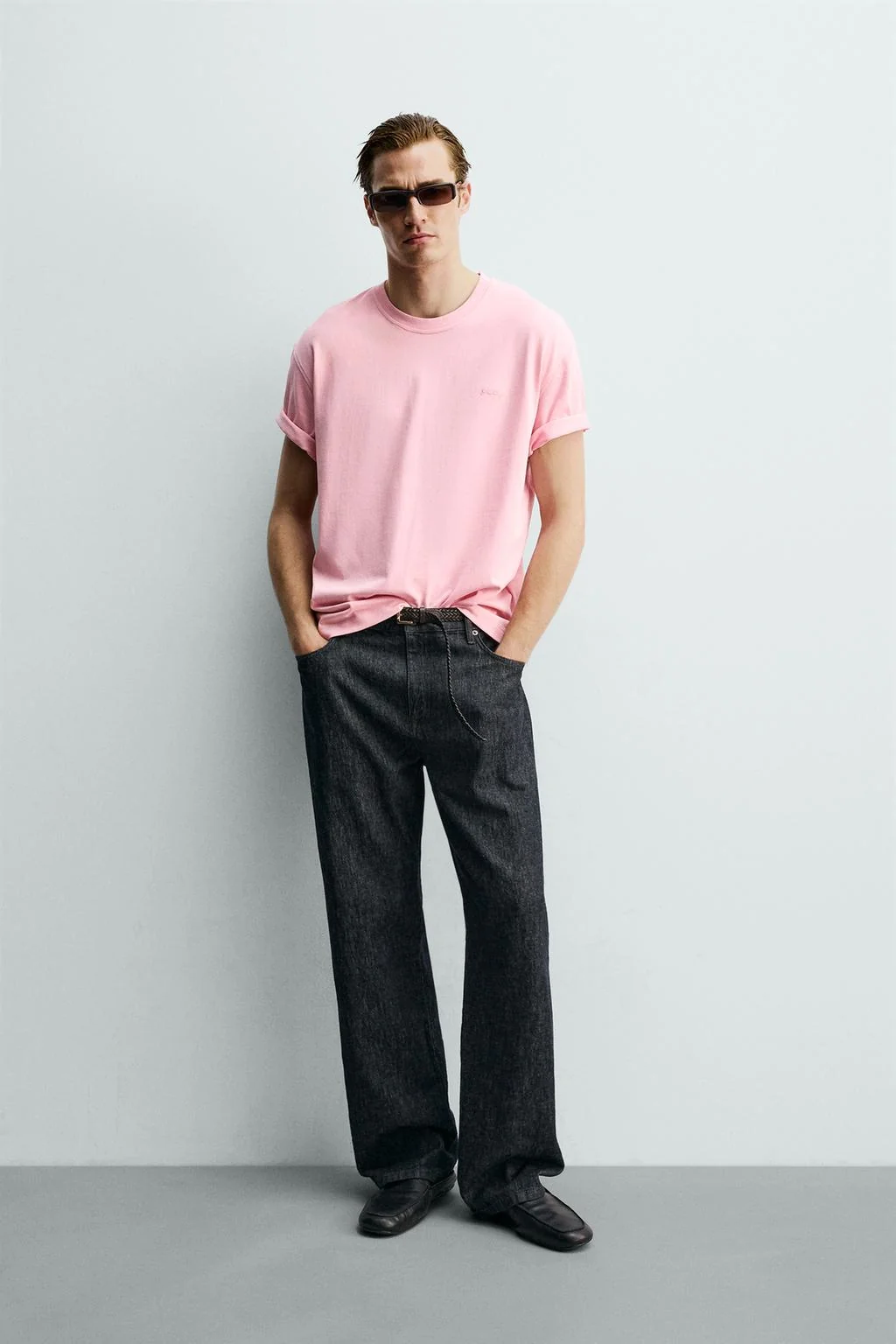 EMBROIDERED SLOGAN T-SHIRT