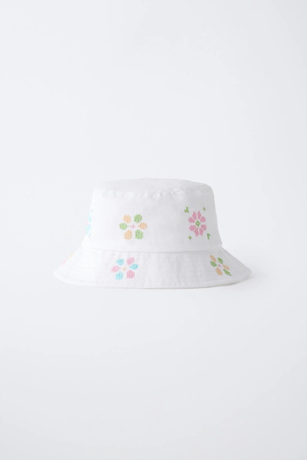 CROSS-STITCH EMBROIDERED BUCKET HAT
