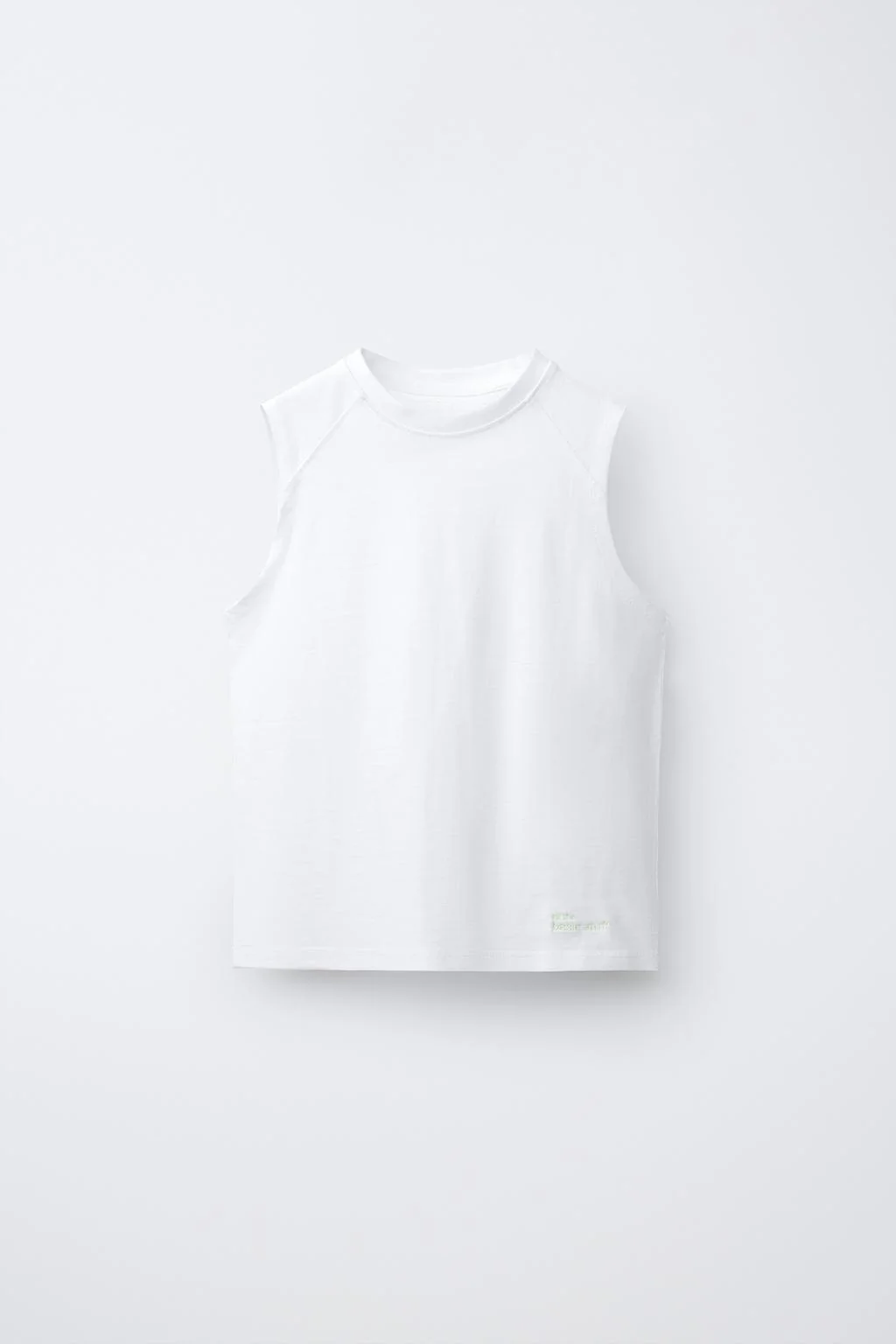 PLAIN SLEEVELESS TOP